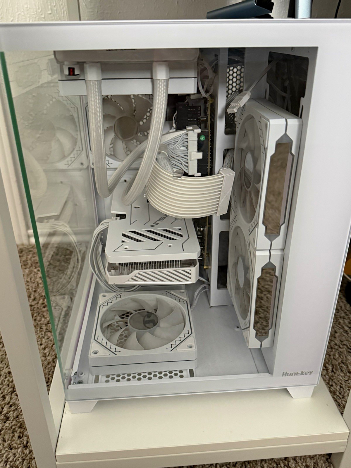 Custom/Whitebox White Gaming PC Tower Ryzen 7 5700X RTX 4060 32GB 1TB SSD