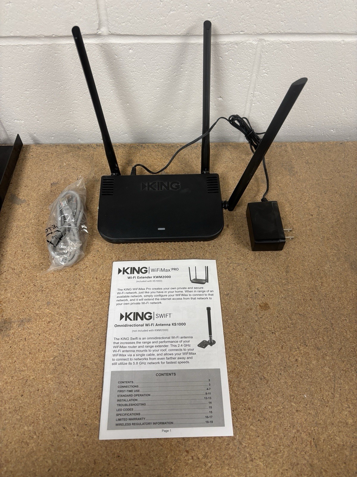 King KWM2000 King WiFiMax PRO Wi-Fi Router/Extender - DIPOLE ANTENNA NOT INCLUDE