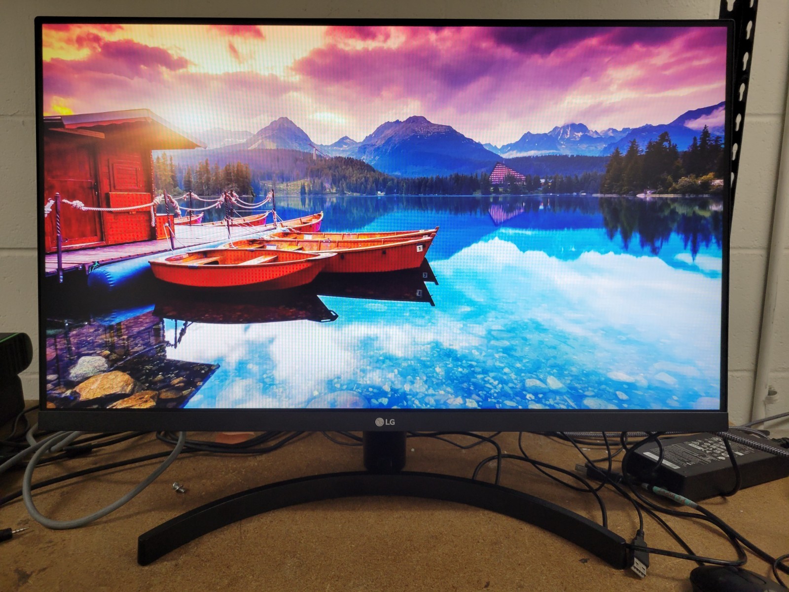 LG 27MK600M-B 27" 1920 x 1080 FreeSync IPS Monitor w/ Stand | C1123DS*