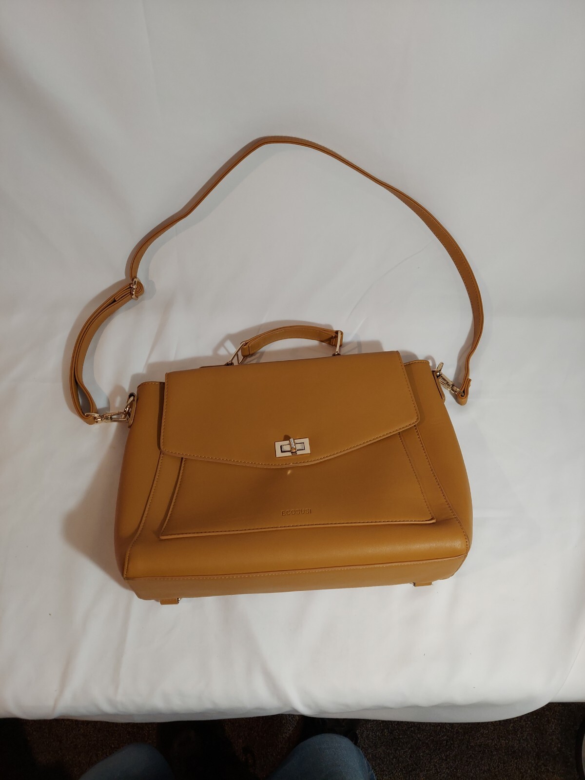 Ecosusi laptop bag. Brown Vegan Leather Material.