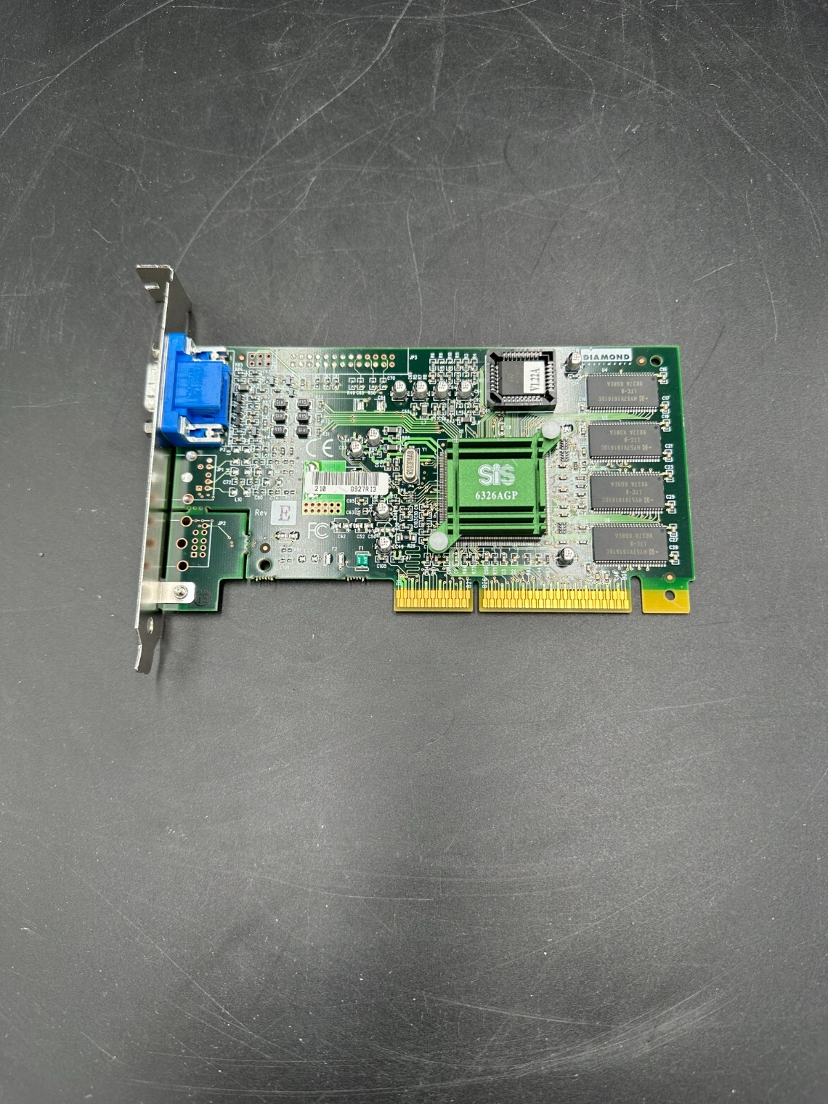Diamond Multimedia SiS 6326 AGP 8MB VGA Graphics Video Card P/N 23020041-403