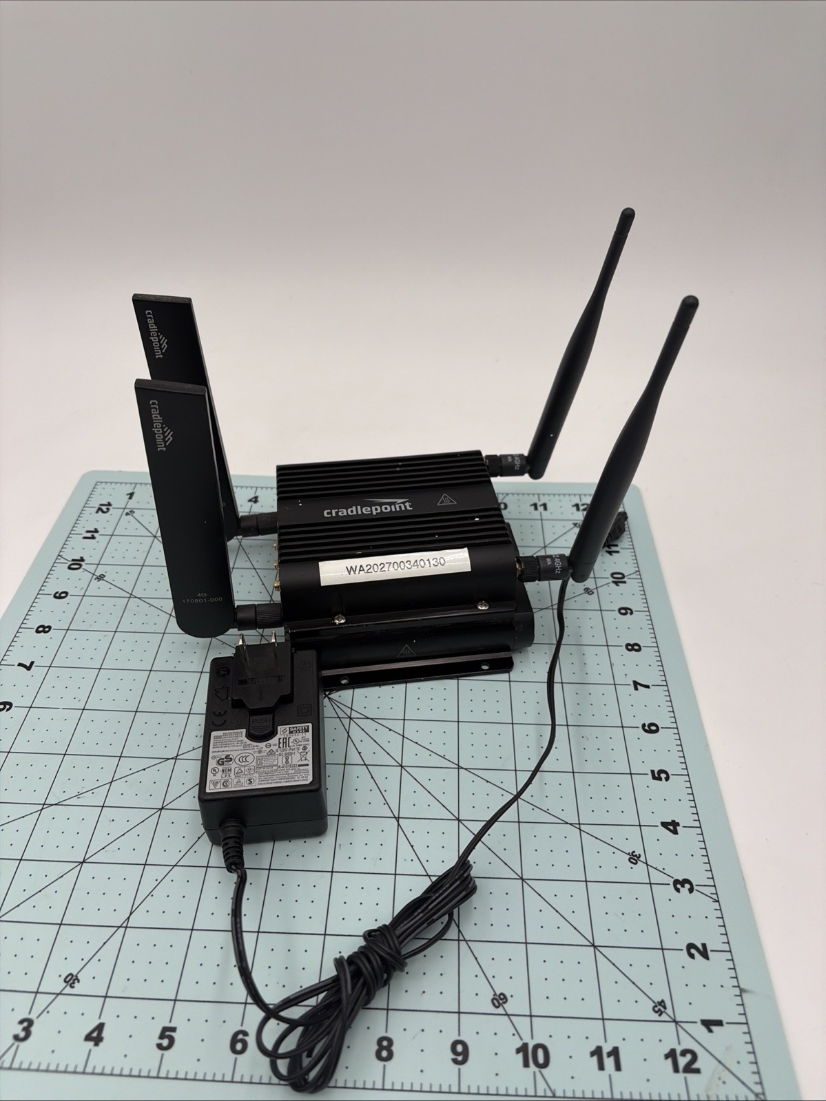 Cradlepoint COR Extensibility Dock 170700-000 & IBR900LP6 Router Untested Pwr Up