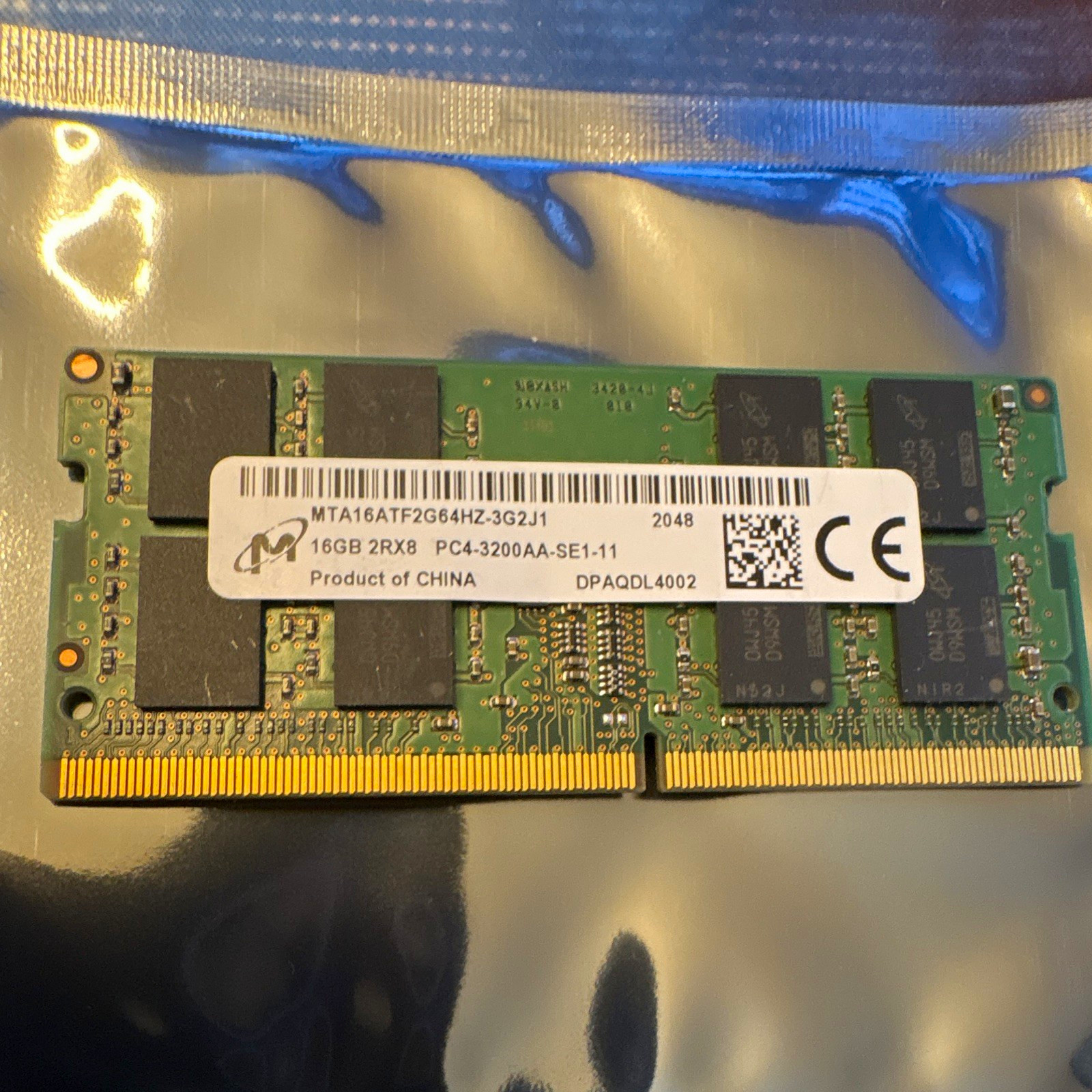 Micron 16GB DDR4-3200 SO-DIMM PC4-3200AA 260-Pin MTA16ATF2G64HZ-3G2J1