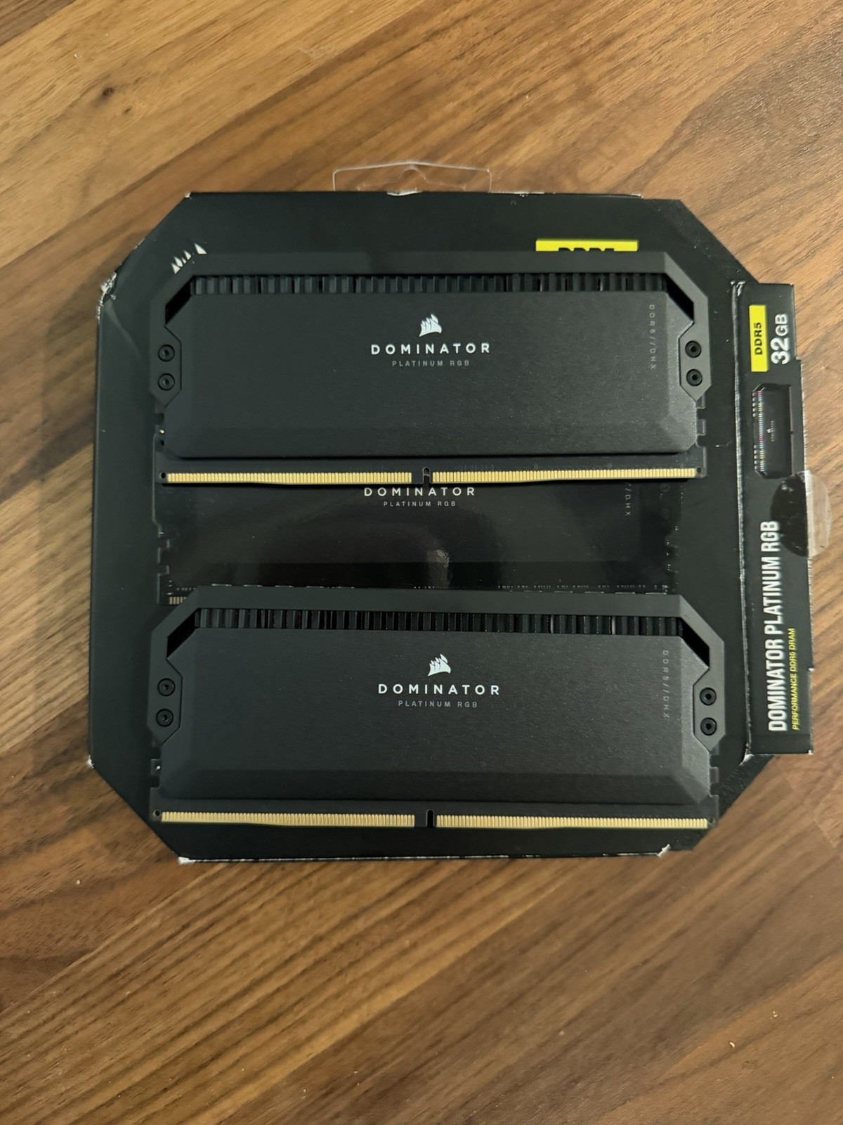 Corsair Dominator Platinum RGB 32GB (2x16GB) DDR5 5200MHz DIMM