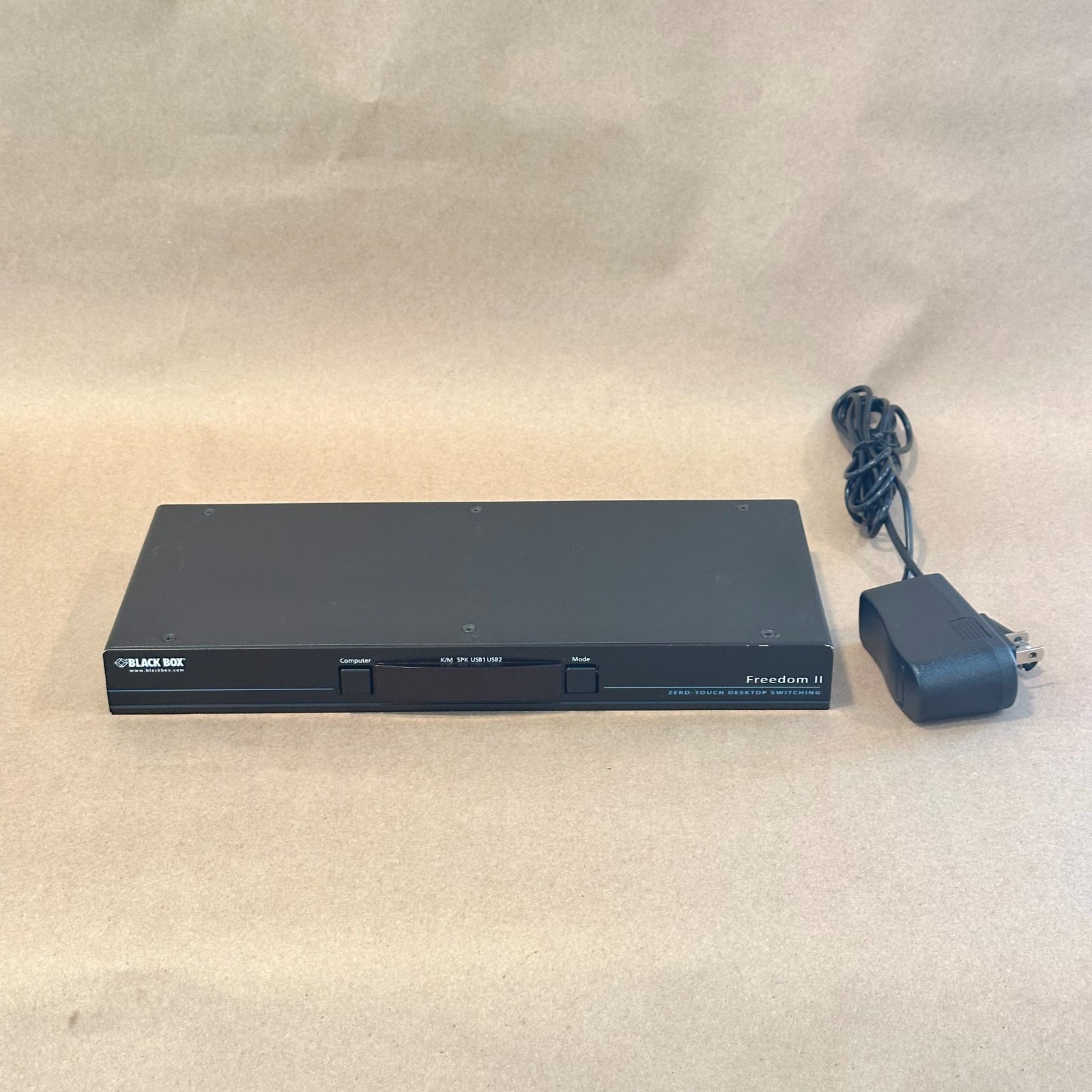 Black Box Freedom II KV0004A-R2 4-Port Zero-Touch KVM Switch w/ PSU Used Tested