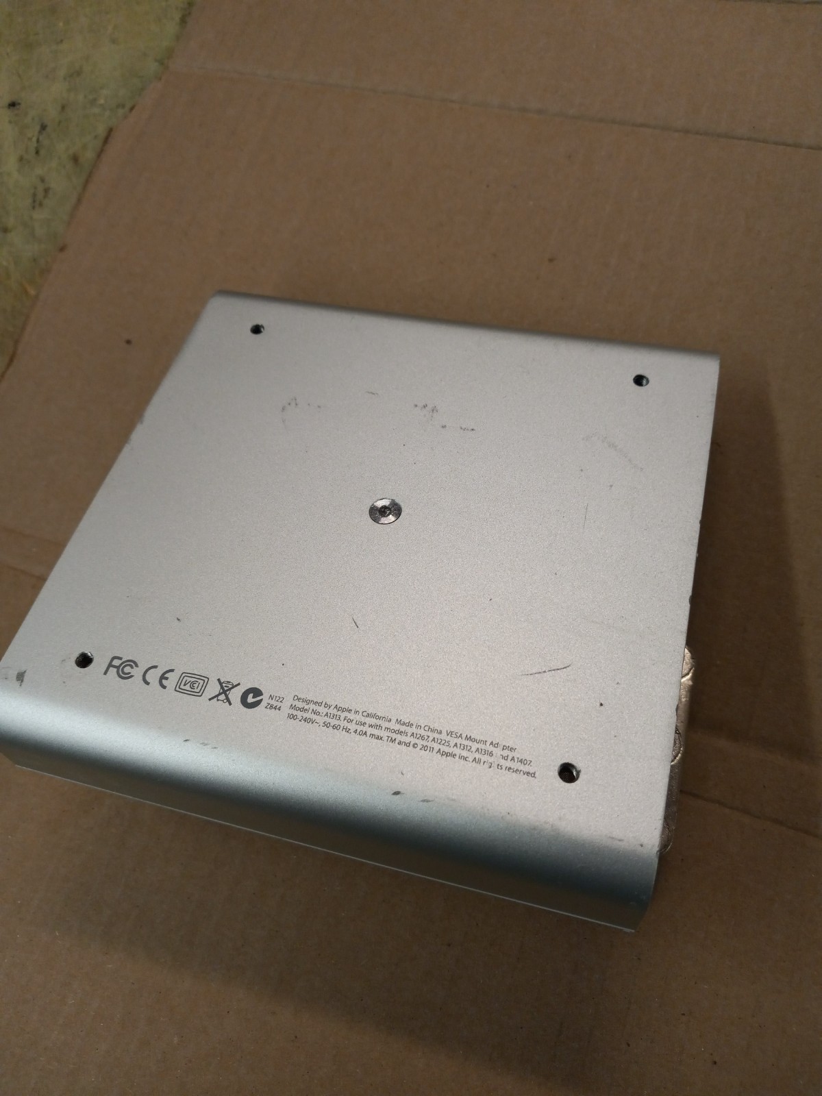Apple VESA MOUNT A1313 FOR USE WITH  A1225 A1312 A1316 A1407 – Genuine OEM