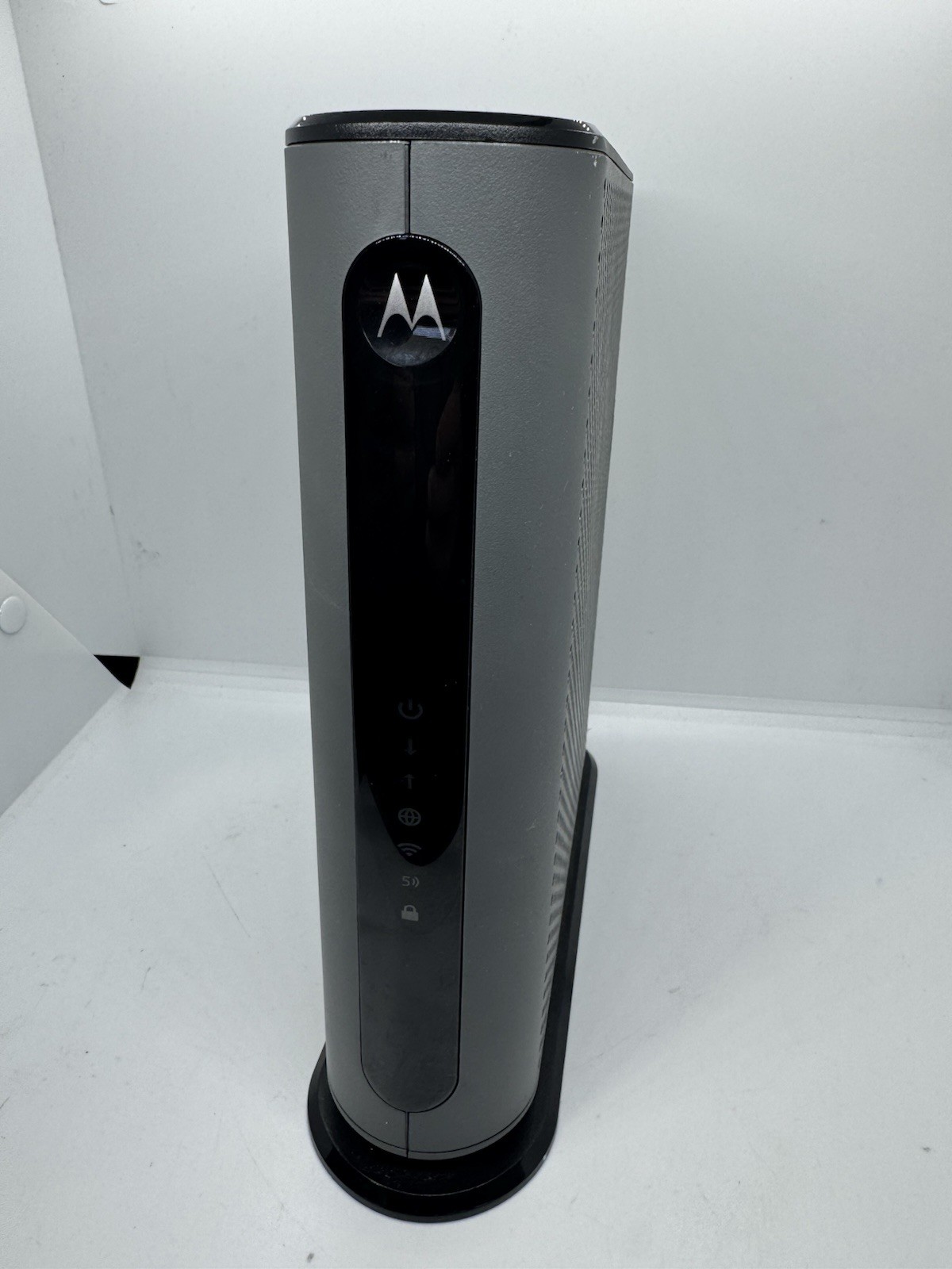 Motorola MG7540 16x4 DOCSIS 3.0 Cable Modem AC1600 WiFi Router + Power Adapter