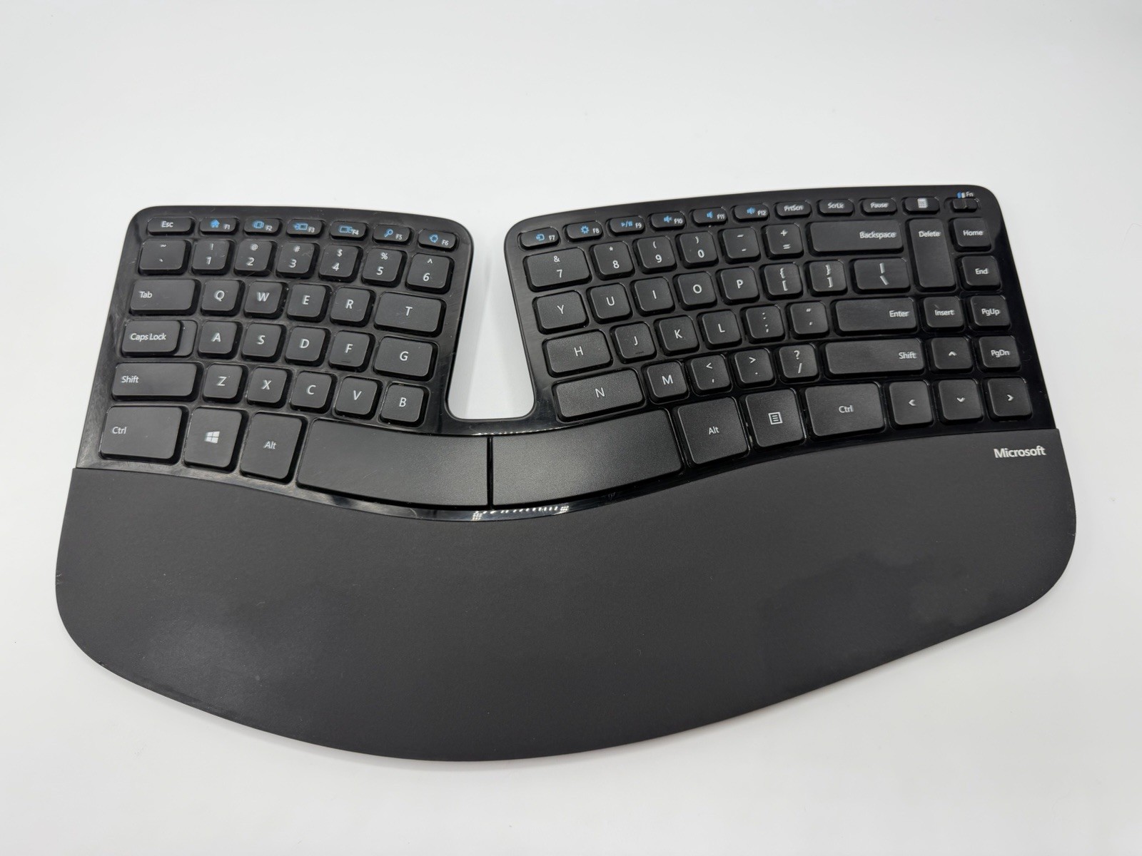 Microsoft 1559 Sculpt Ergonomic Wireless Keyboard With NO Dongle Working