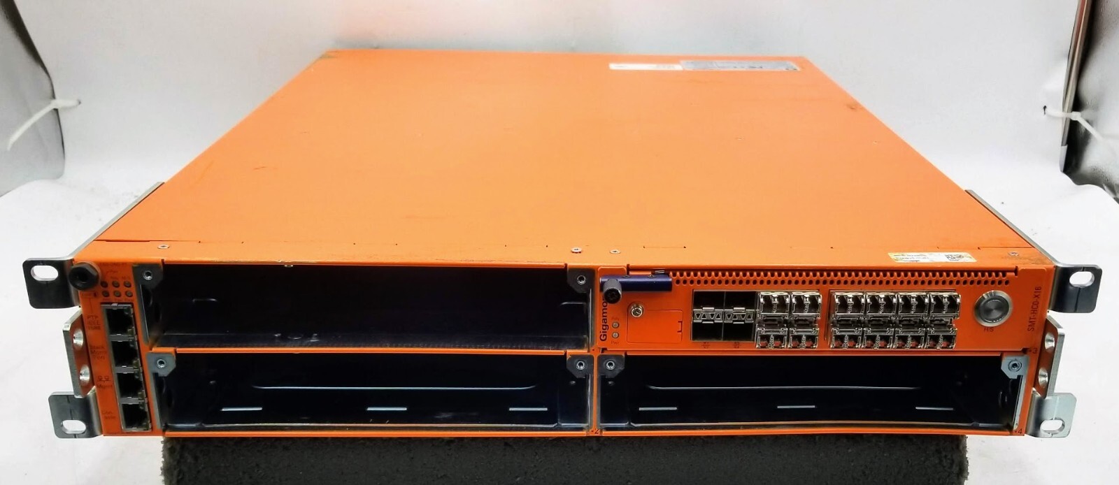 Gigamon GigaVUE-HC2 Net Appliance w/ 1x SMT-HC0-X16 12x FTLX8571D3BCL-GM SFP