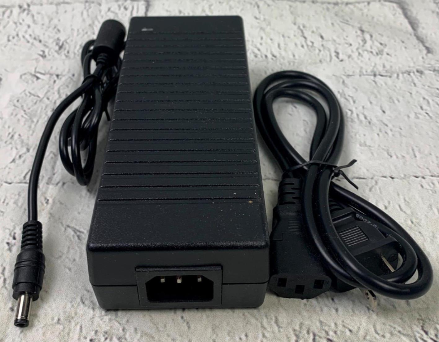 AC 100-240V to DC 12V 5A 60W 5.5x2.1mm DC Output Jack Power Supply