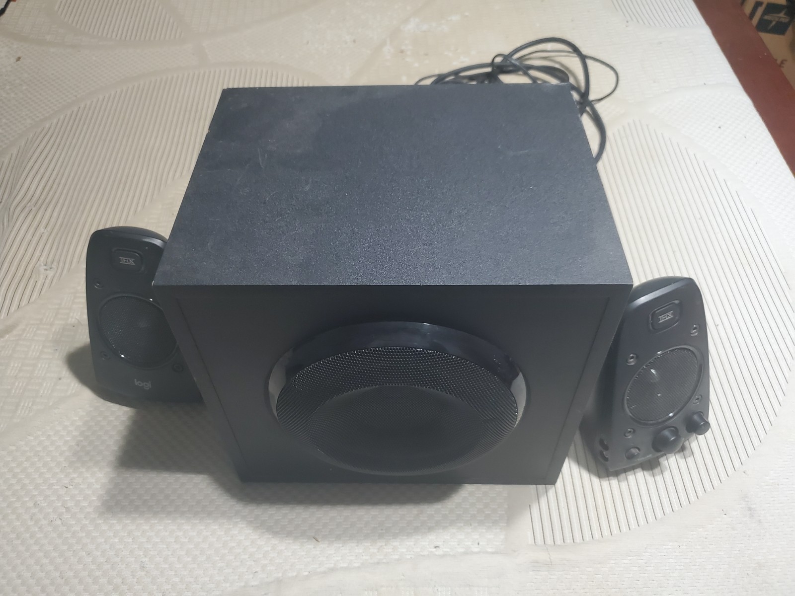 Logitech 980-001258 Z625 45W THX Sound 2.1 Speaker System - Black