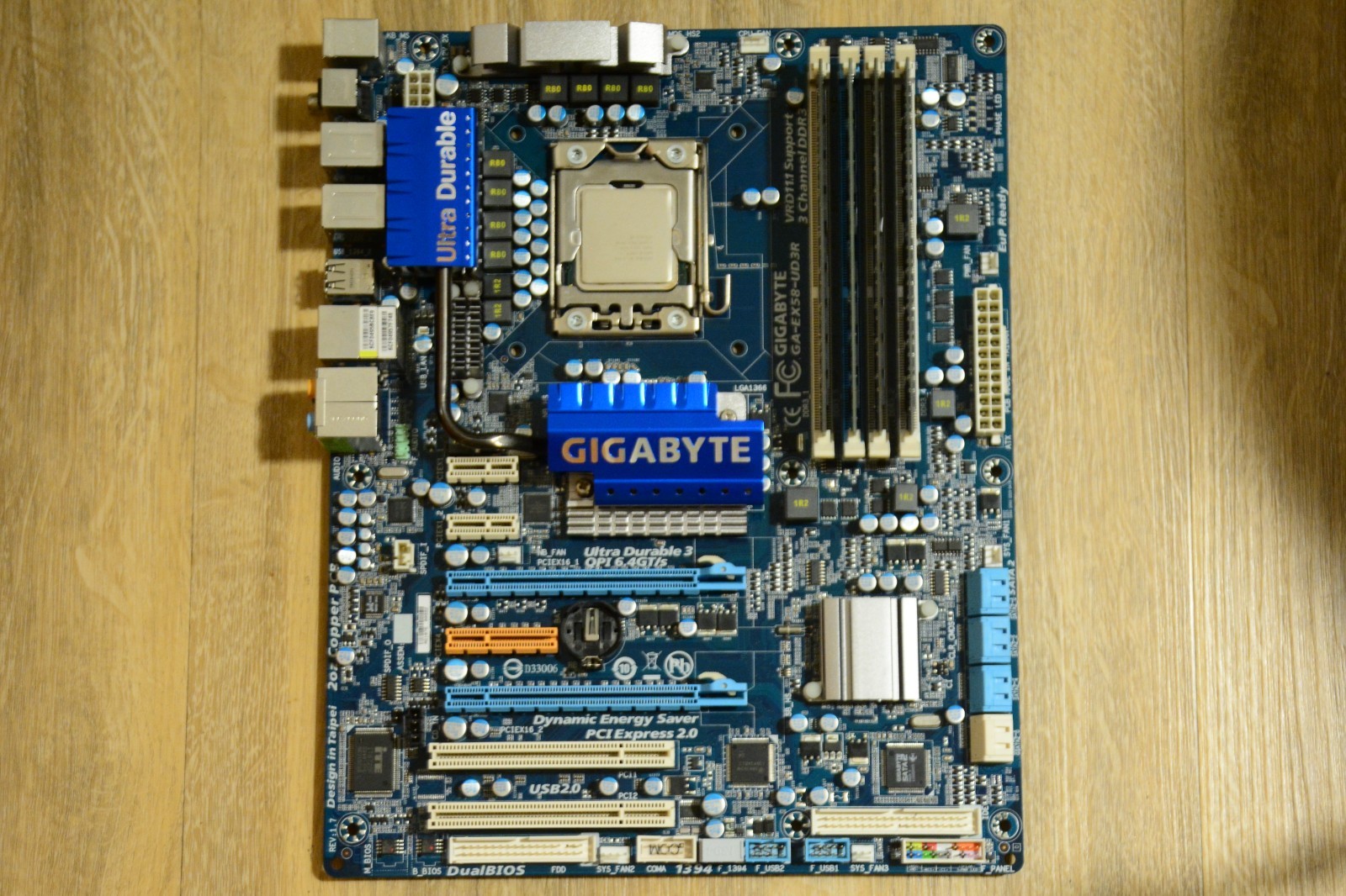 Gigabyte GA-EX58-UD3R | Intel Socket LGA 1366 | w/ Intel Core i7-920 & 8GB RAM