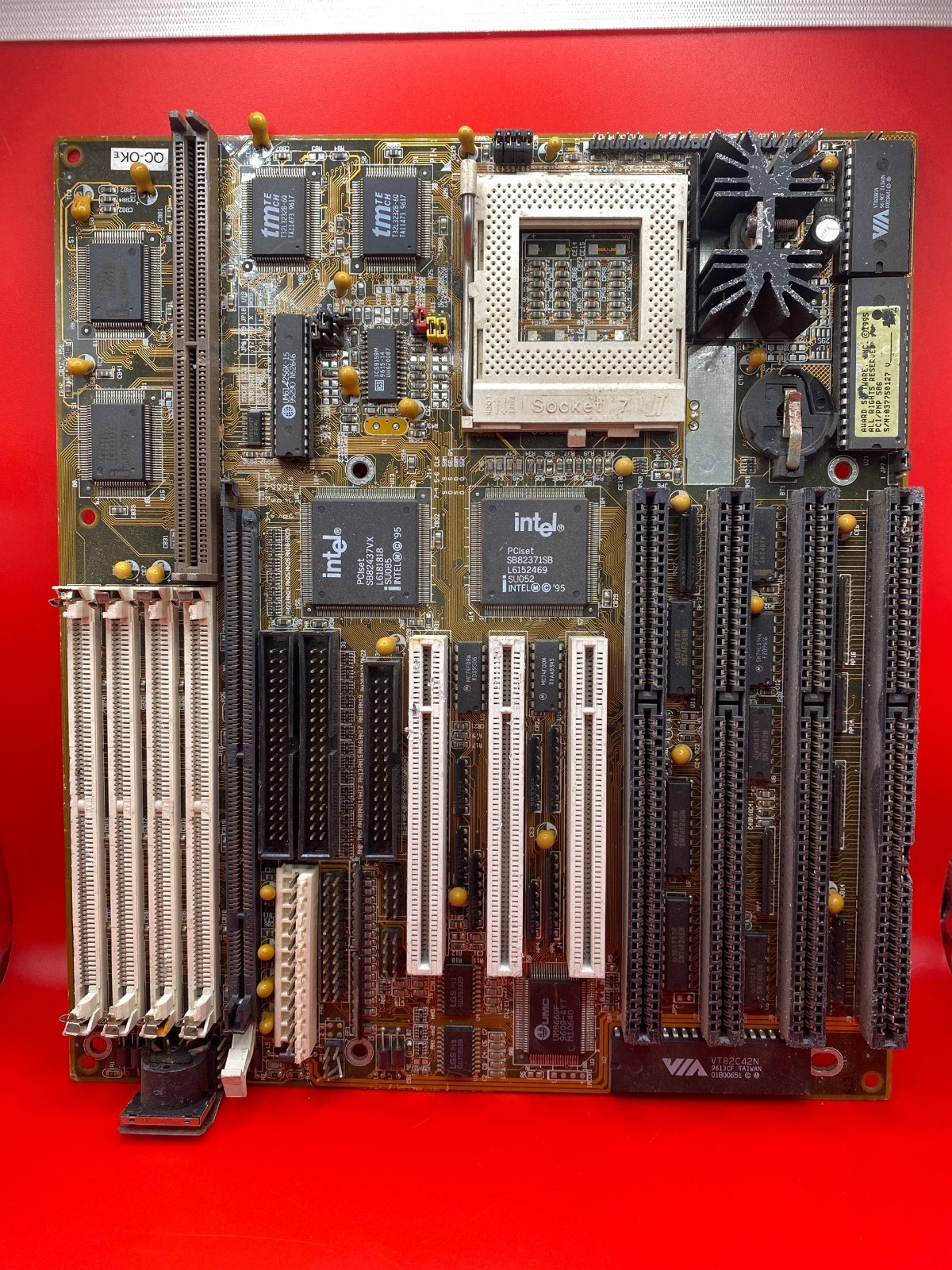 Gigabyte GA-586ATV Socket 7 Motherboard SKU 1527