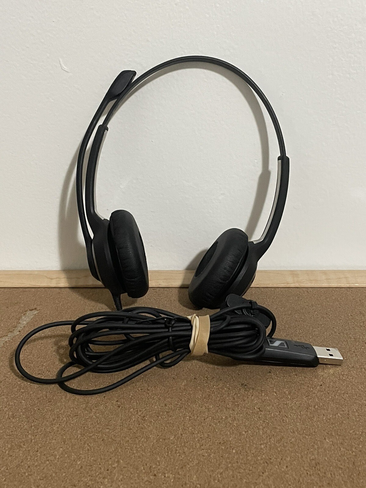 Sennheiser SC 260 Black Headband Headset Working