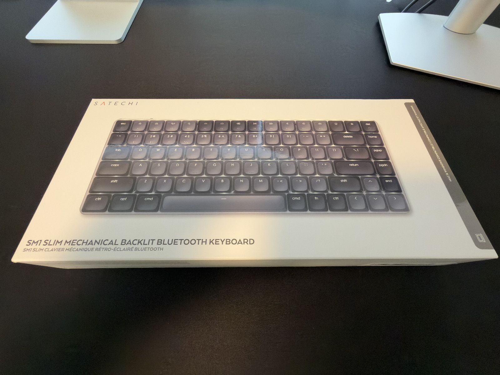 Satechi - SM1 Slim Mechanical Backlit Bluetooth Keyboard