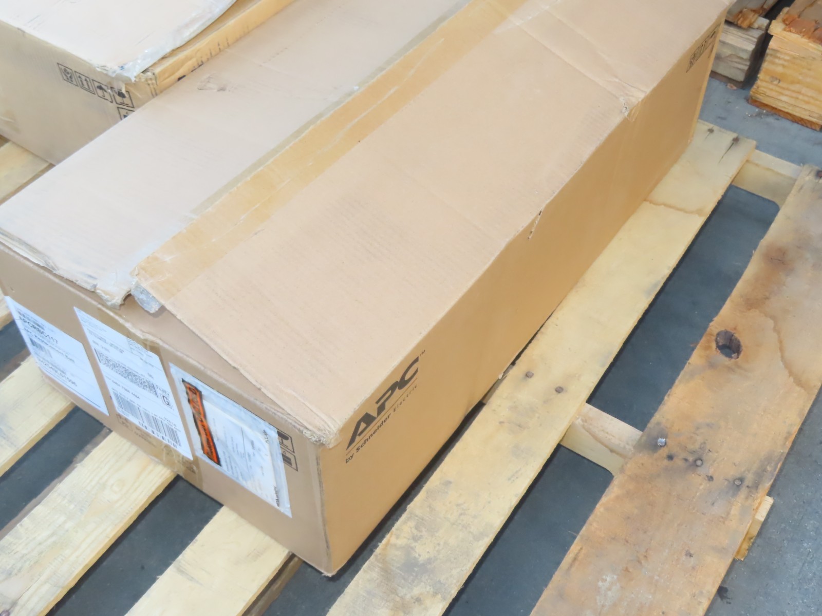 APC RBC117 - 911-0127F OEM UPS Battery Cartridge Pack ** NO BATTERY **