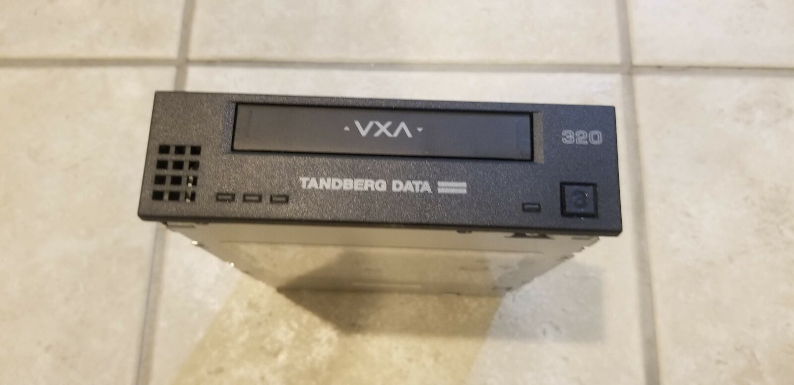Tandberg Data tape drive VXA-3 LVD VXA-320 320Gb HH 201670 8MM