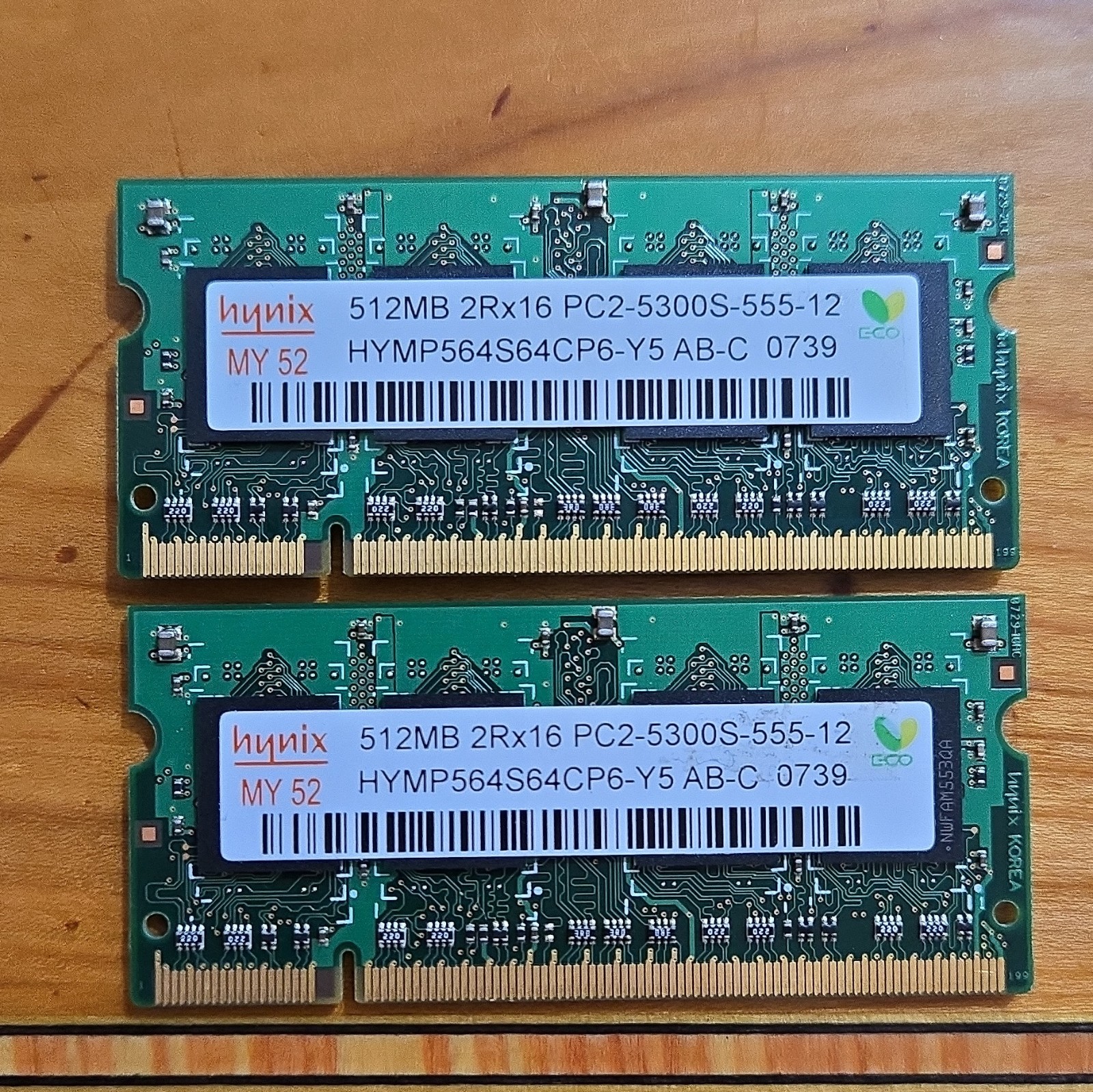 Hynix 1GB (2 x 512MB) 2Rx16 SODIMM HYMP564S64CP6-Y5 AB-C PC2-5300S-555-12
