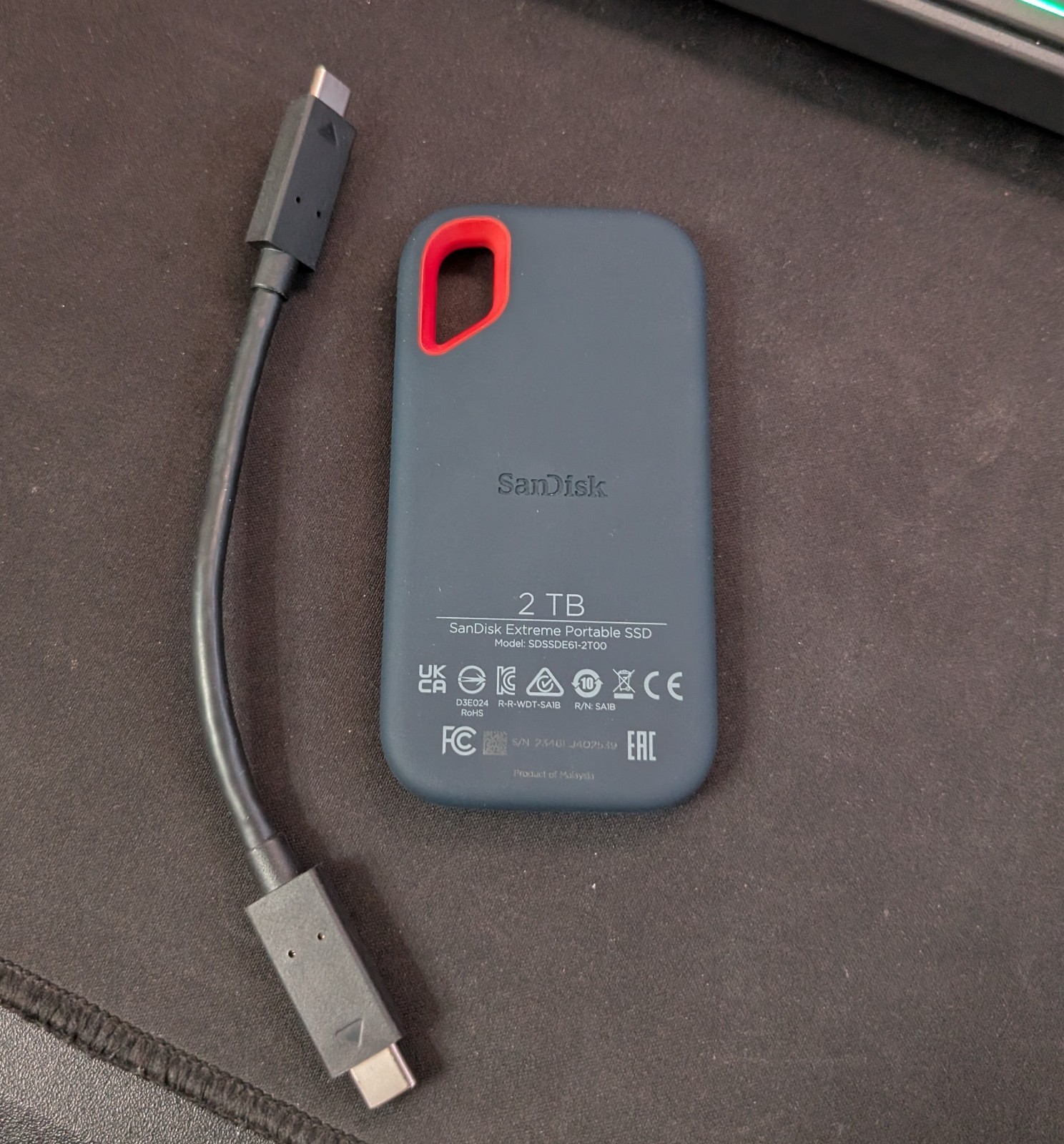 Sandisk 2TB extreme V2 External Hard drive / SSD 1050MB, great condition.
