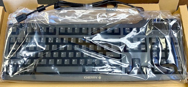 Cherry Slim Line G83-6610LUAEU-2 G83-661 Wired USB Black  Brand NEW