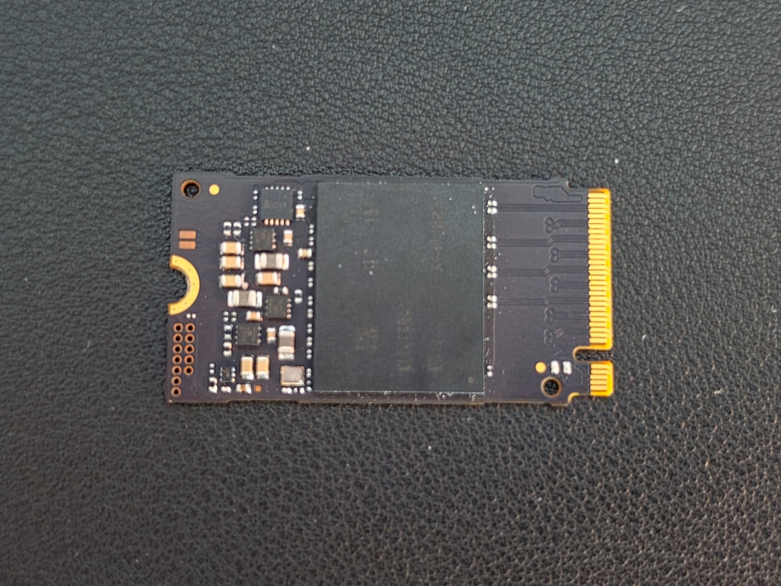 SAMSUNG PM991 256 GB M.2 NVMe 2242 SSD MZALQ256HAJD-000L1