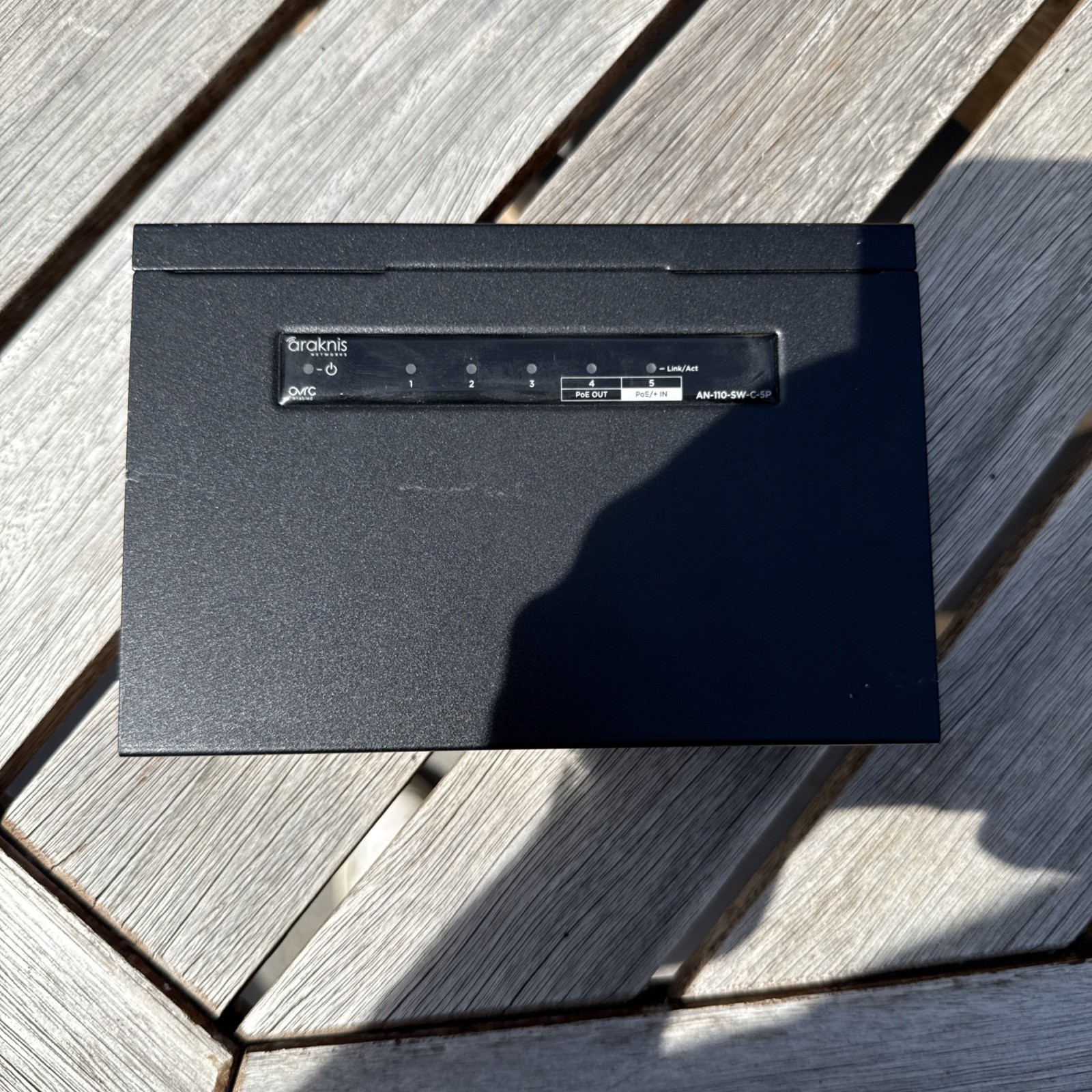 Araknis AN-110-SW-C-5P, Compact 5 Port Network Switch