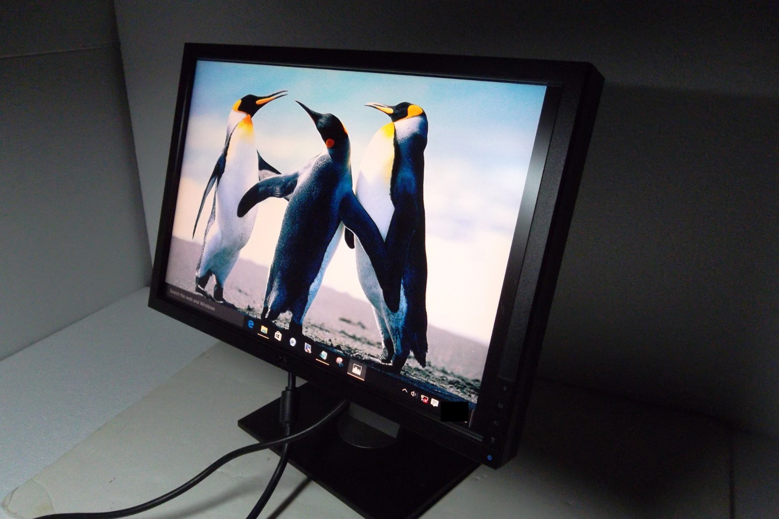 Dell 2209WA UltraSharp 22" LCD Monitor w/4-Port USB Hub DVI-D VGA 2209WAf H736H