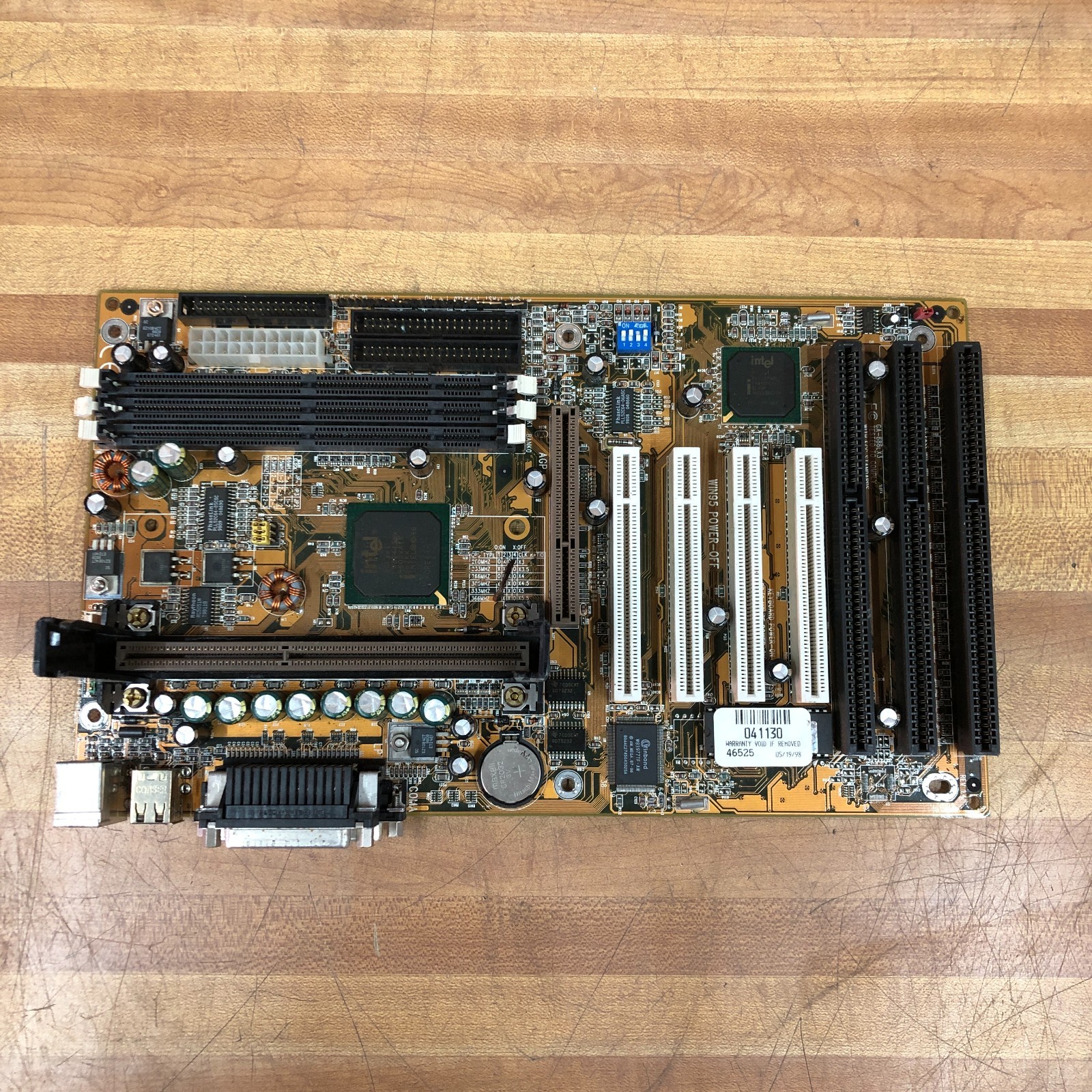 Gigabyte GA-686LX3 Motherboard Slot 1 ATX AGP ISA PCI Slots