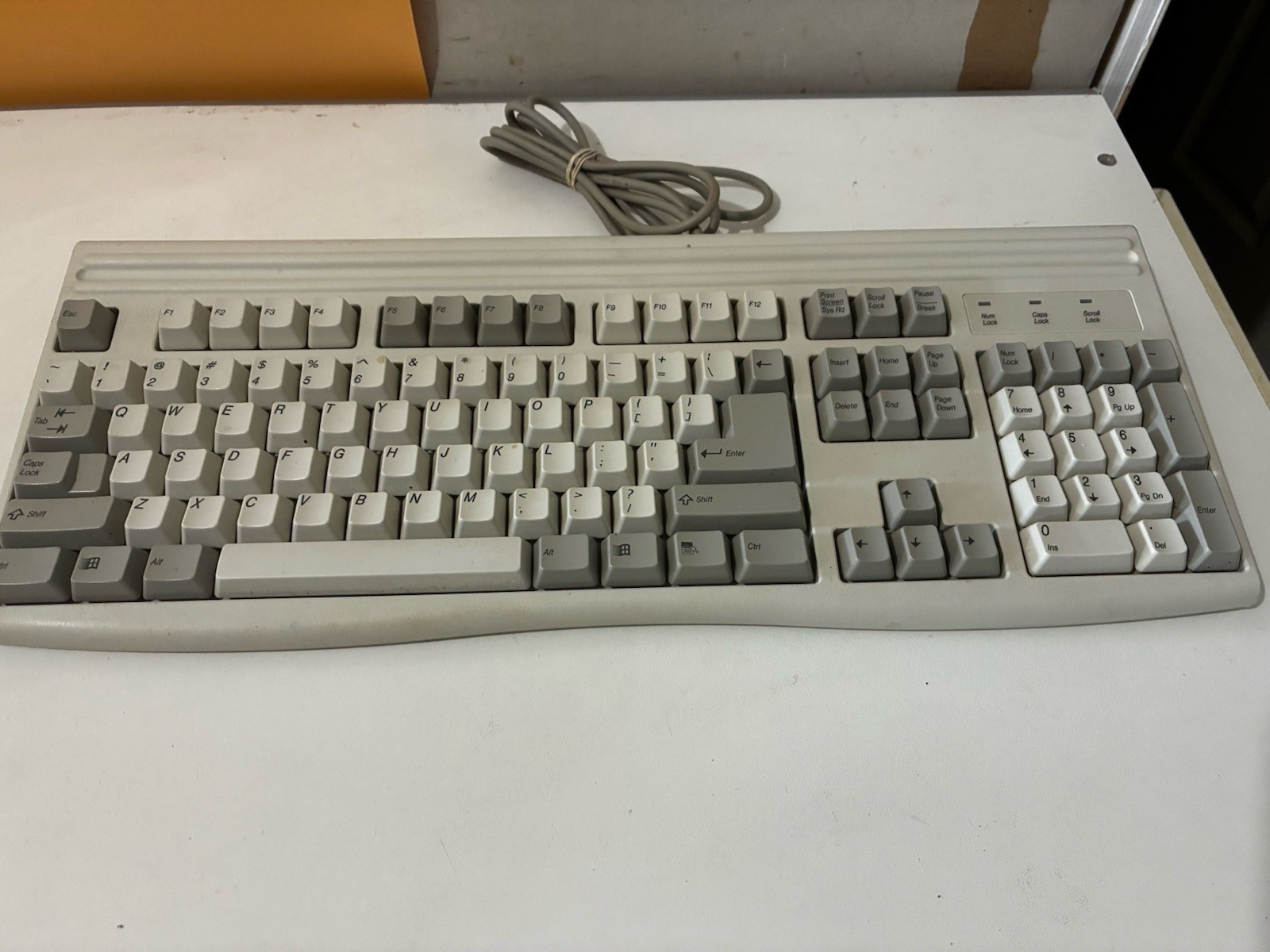 MITSUMI Keyboard MODEL KPQ-E99ZC-13 BEIGE PS2 Connector - KPQEA4ZA