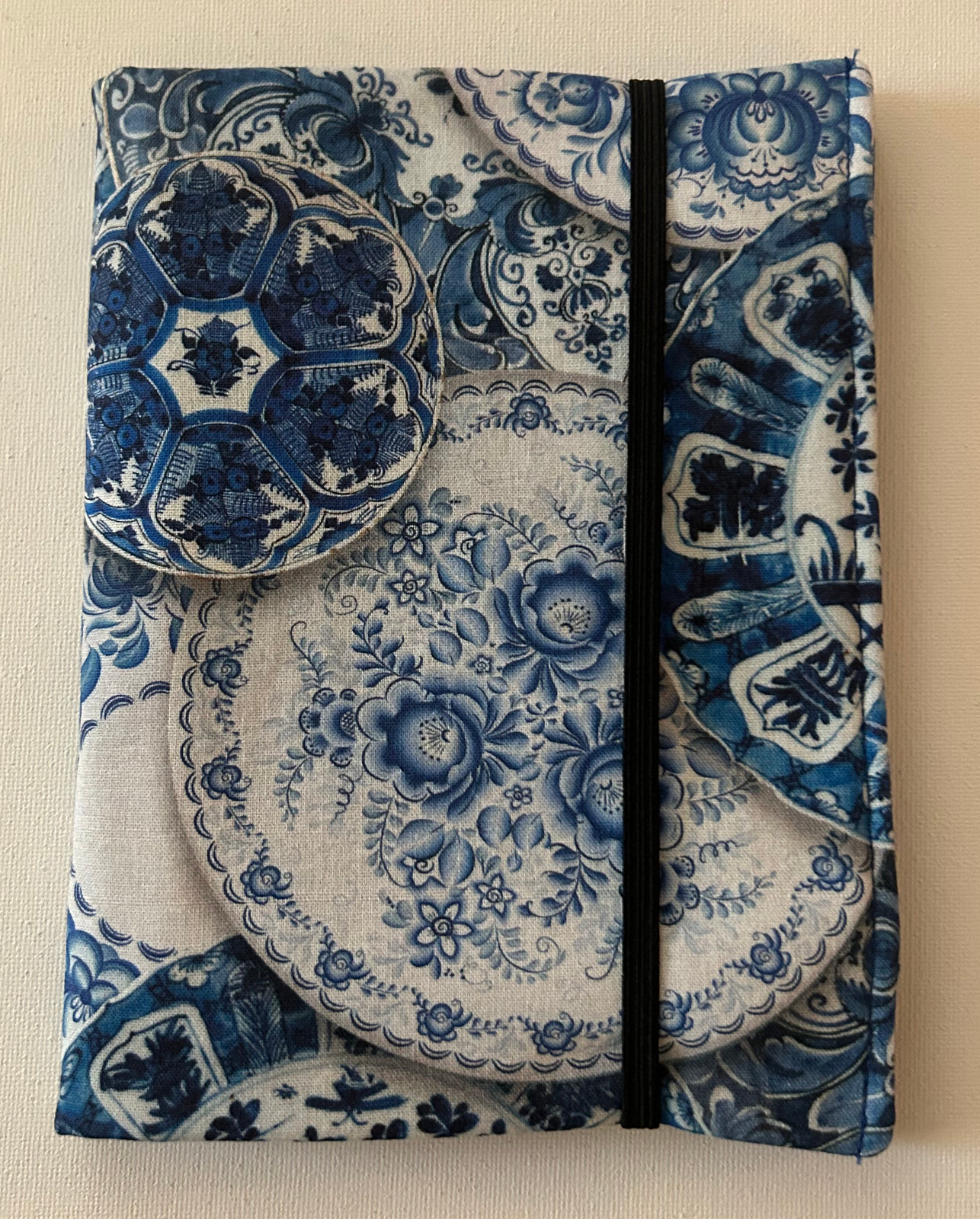 Blue Plate Design Kindle Case New 4&7/8 In. by 6&7/8 in.KINDLE NOT INCLUD