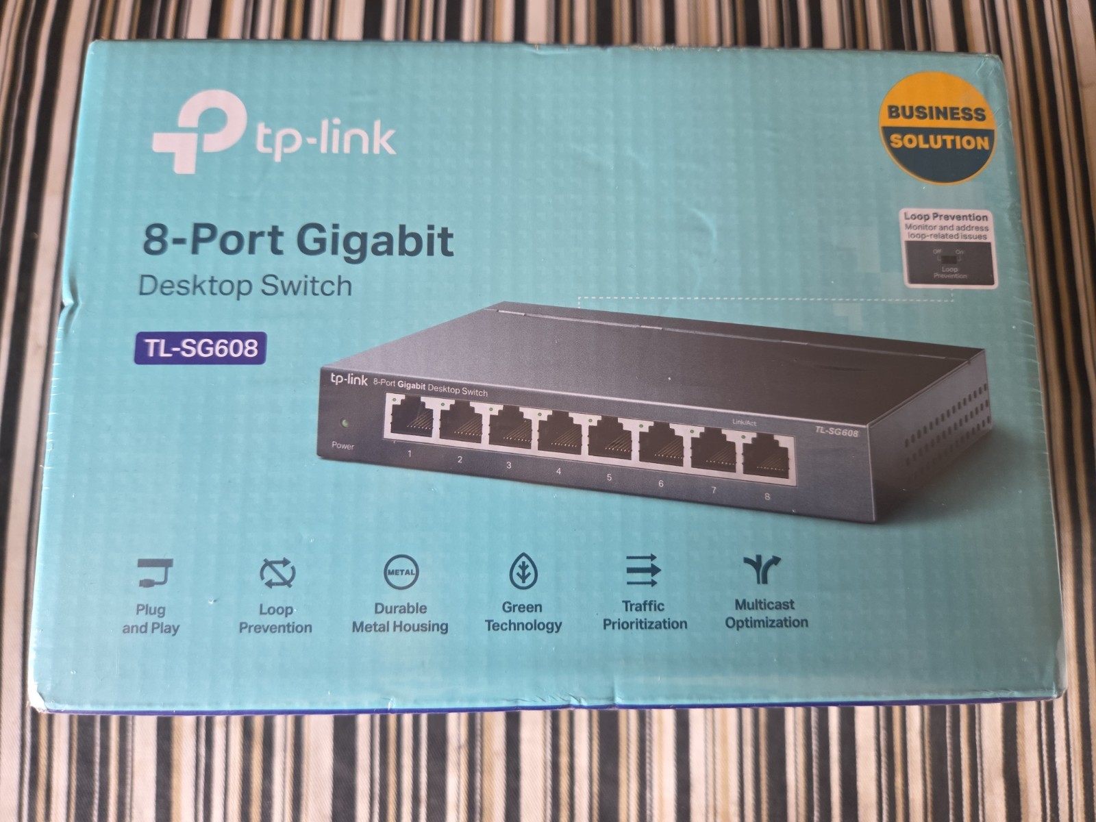 TP-Link TL-SG608 8-Port Gigabit Ethernet Desktop Switch (NEW IN PLASTIC)