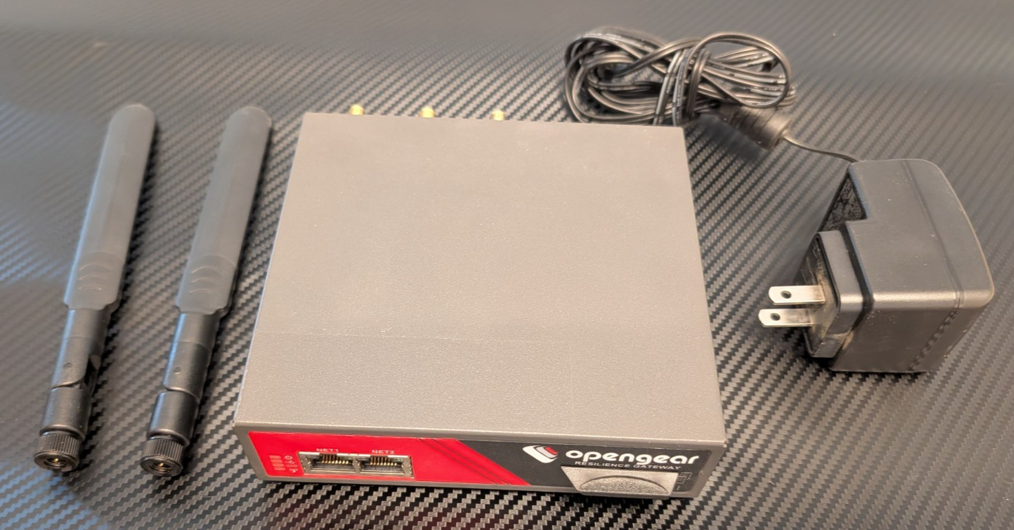 OPENGEAR RESILIENCE GATEWAY ACM7004-2-LMV ACM7004 PN: 509248-02 CELLULAR MODEM