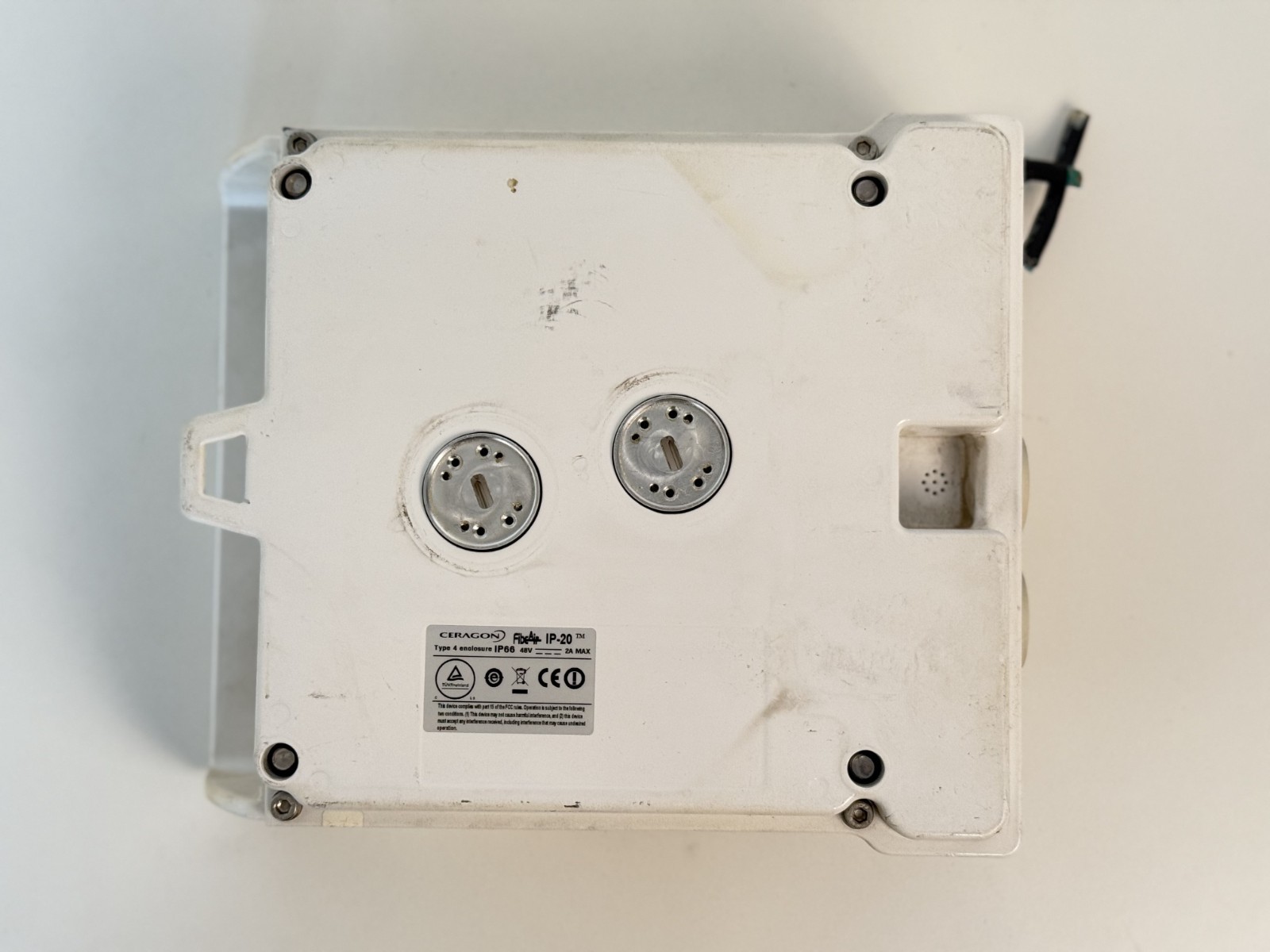 Ceragon FibeAir All Outdoor Terminal, 18GHz, IP-20C-F-16-L-ESX IP-20