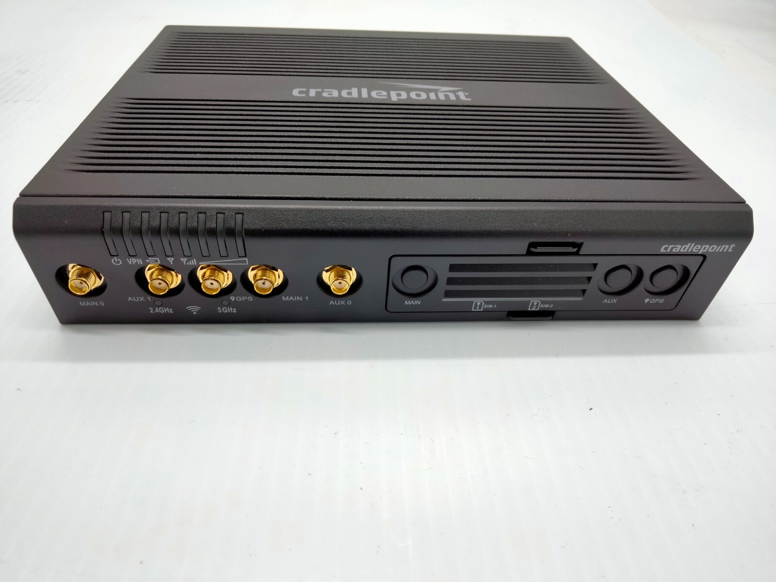 Cradlepoint AER2200 600Mbps Cellular Router (BA12200600MNNN) open box