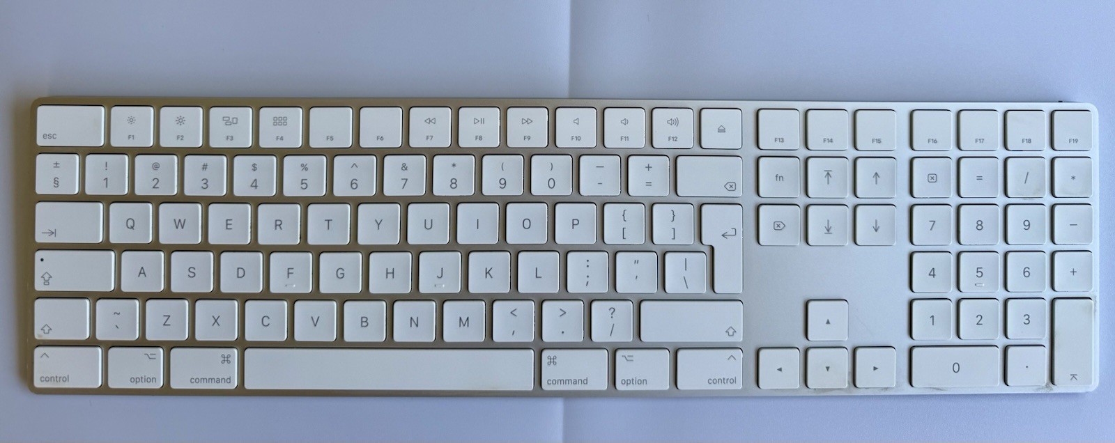 Apple Magic Keyboard with Numeric Keypad German A1843 Qwertz - Silver / White