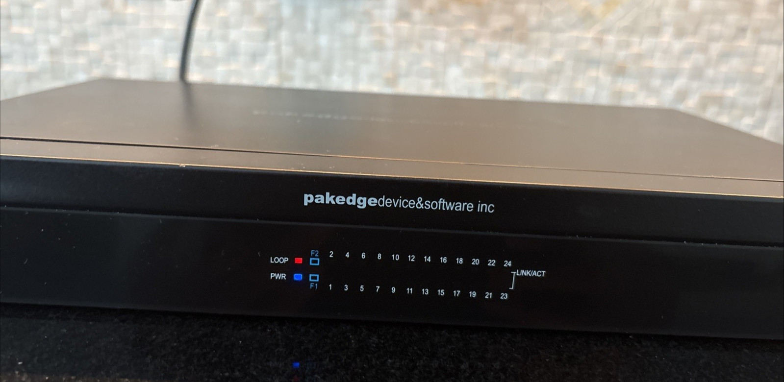 Pakedge SE-26 24-Port  Gigabit Ethernet Switch with 2-SFP Ports