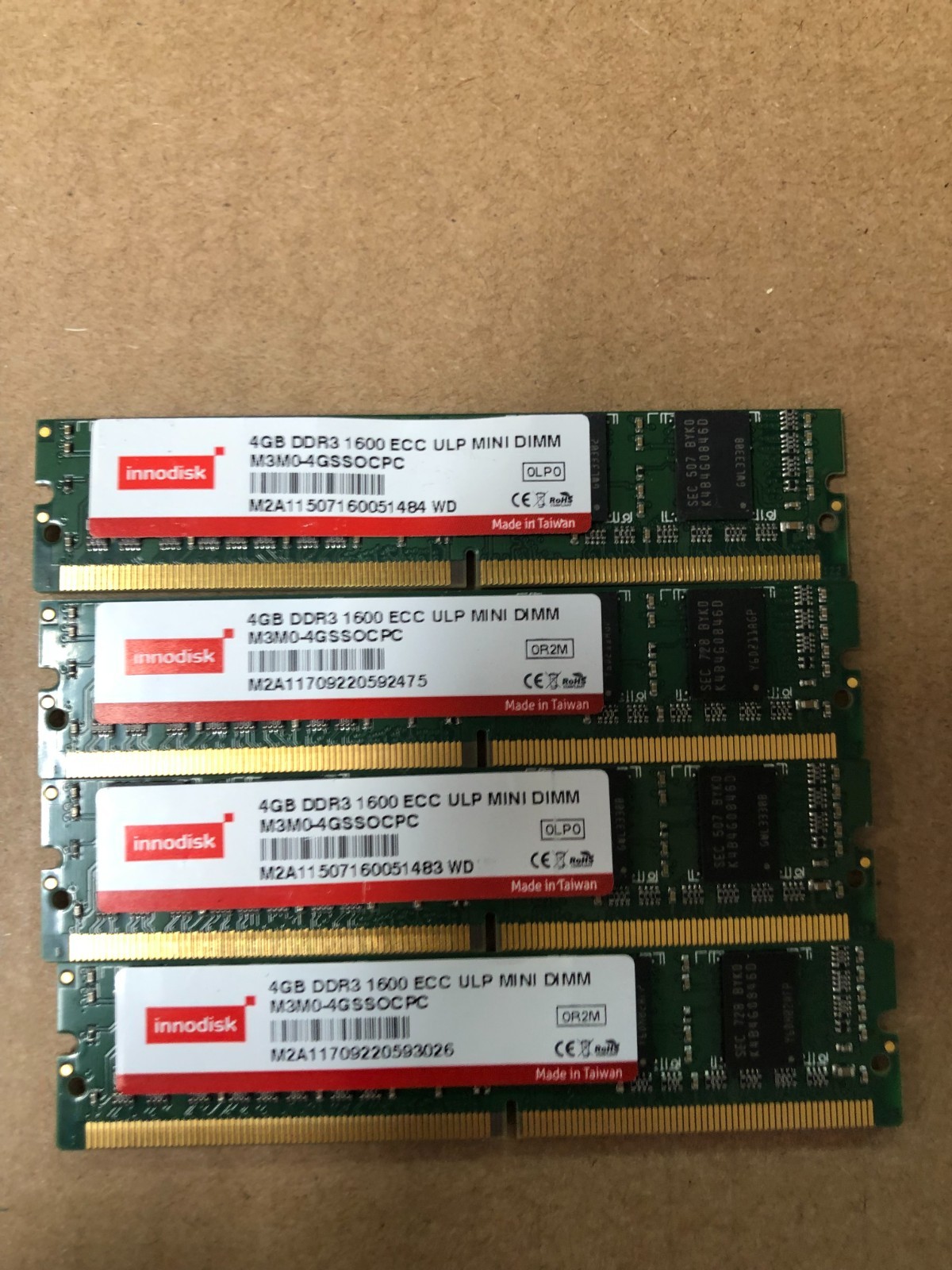 lot 4x Innodisk 4GB DDR3 1600MHz ECC ULP MINI DIMM  M3M0-4GSSOCPC