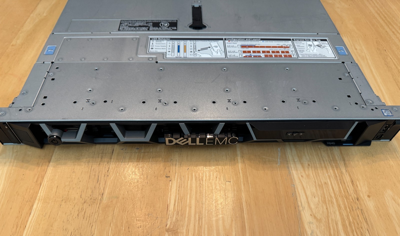 Dell PowerEdge R640, 2x Xeon Silver 4110 (8 core), 32GB, 2x 1TB SAS, Bezel