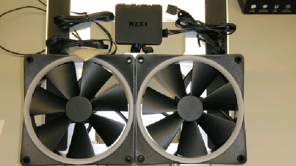 NZXT F140 RF-R14DF-B1 140mm Twin RGB Fan with Controller 1800-RPM 4-Pin - Black