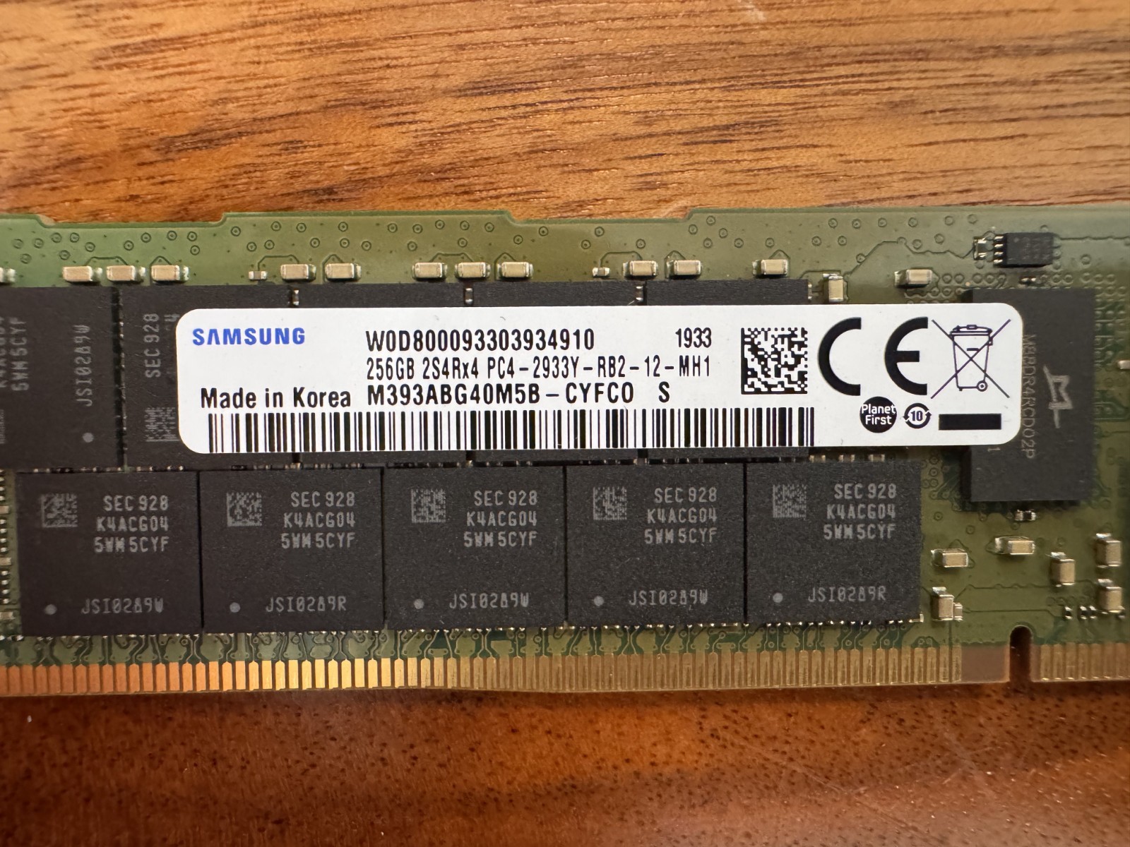 Samsung 256GB DDR4-2933 ECC RDIMM Server RAM M393ABG40M5B-CYFC0