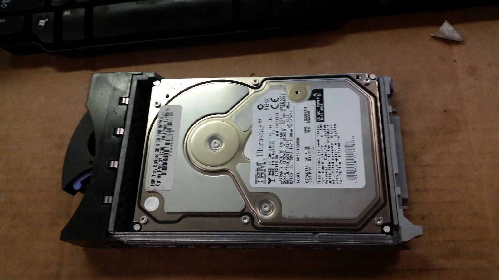 IBM 19K0614 37L7205 07N3840 18GB 10K SCSI Hard Drive with Server Tray
