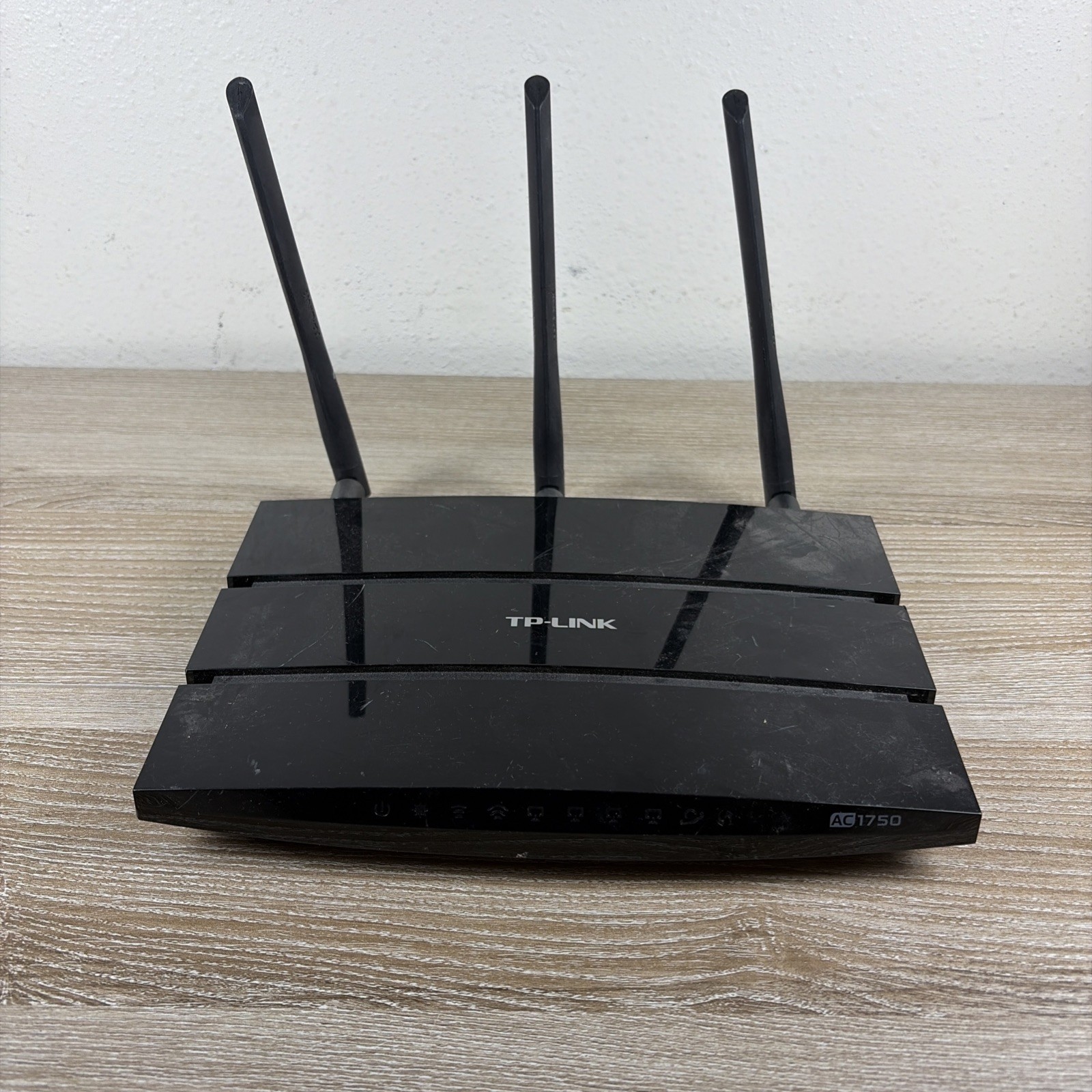 TP-Link Archer C7 v3 4 Port Gigabit Wireless AC Router AC1750 NO CORD Untested