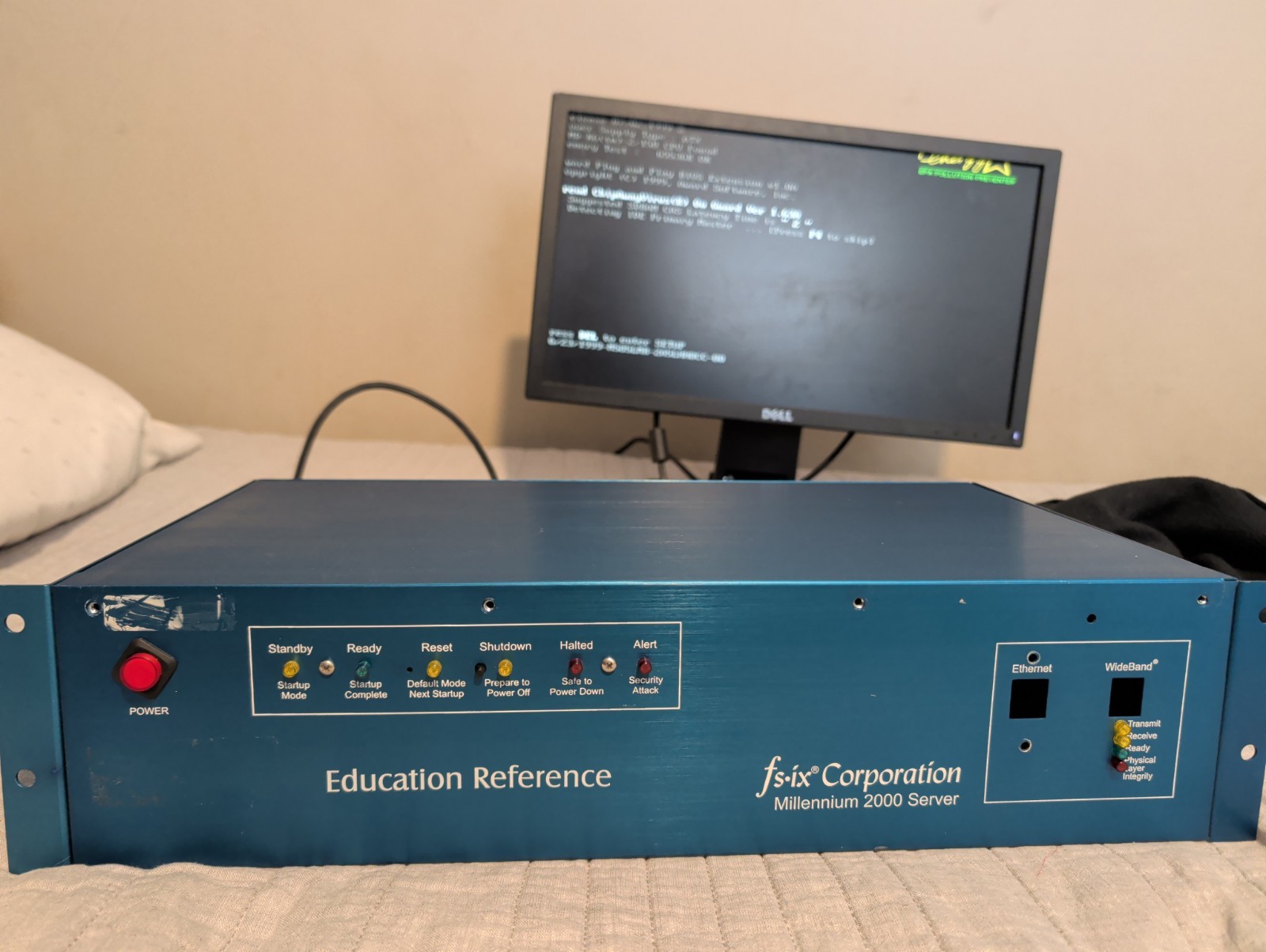 Rare Vintage WideBand fs-ix Server Millennium 2000 OS 2.2 Cybersecurity RackRARE