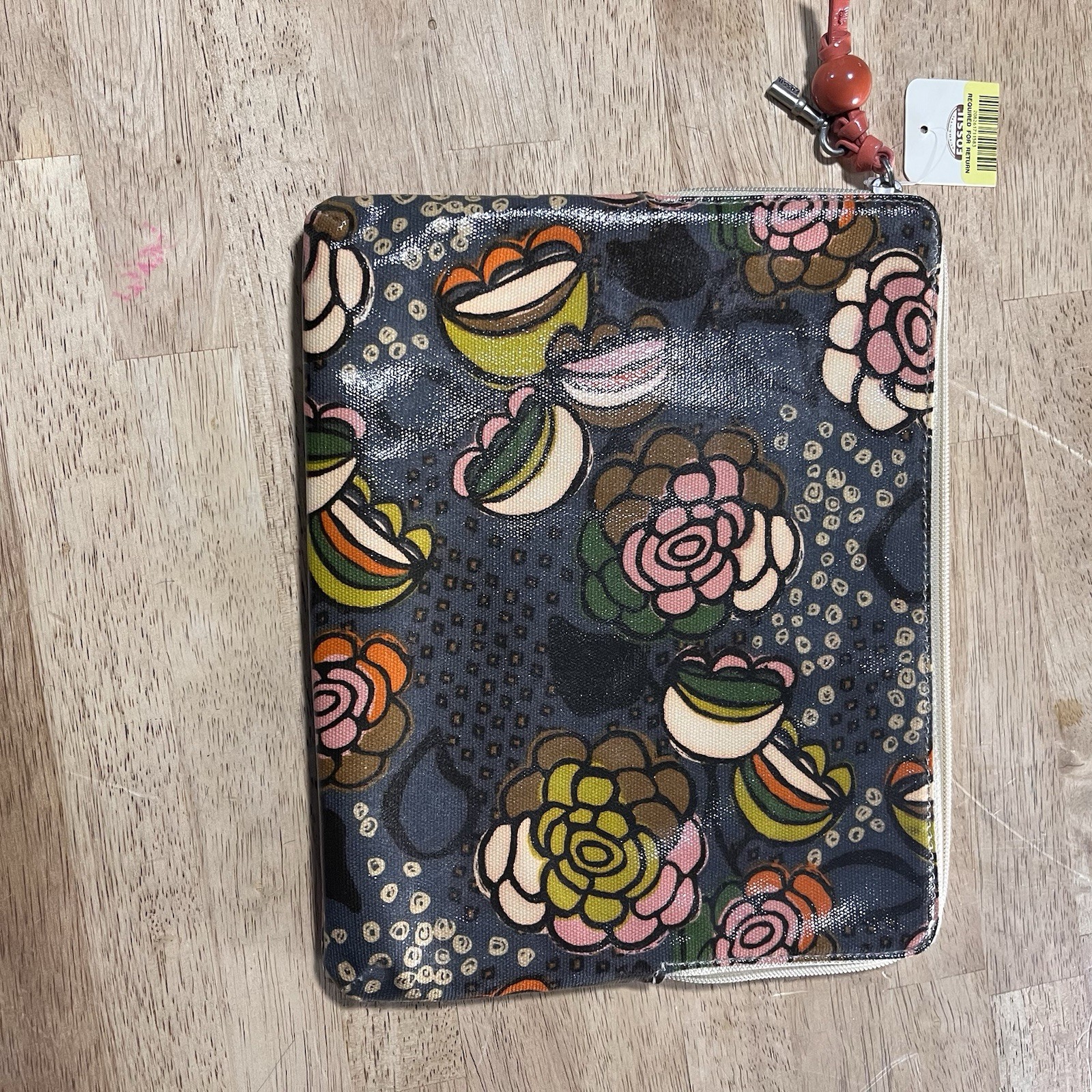 Fossil Key-Per Zipper Case Tablet iPad 8.5” X 10.5” Oil Cloth Gray Floral