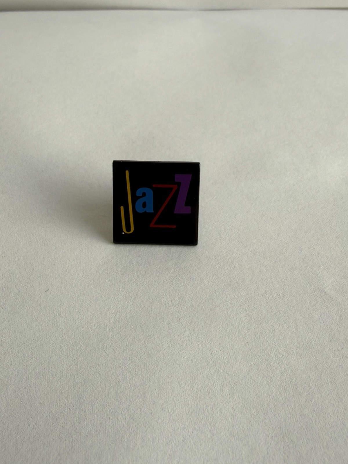 Vintage Apple Macintosh Jazz Lotus Software Pin