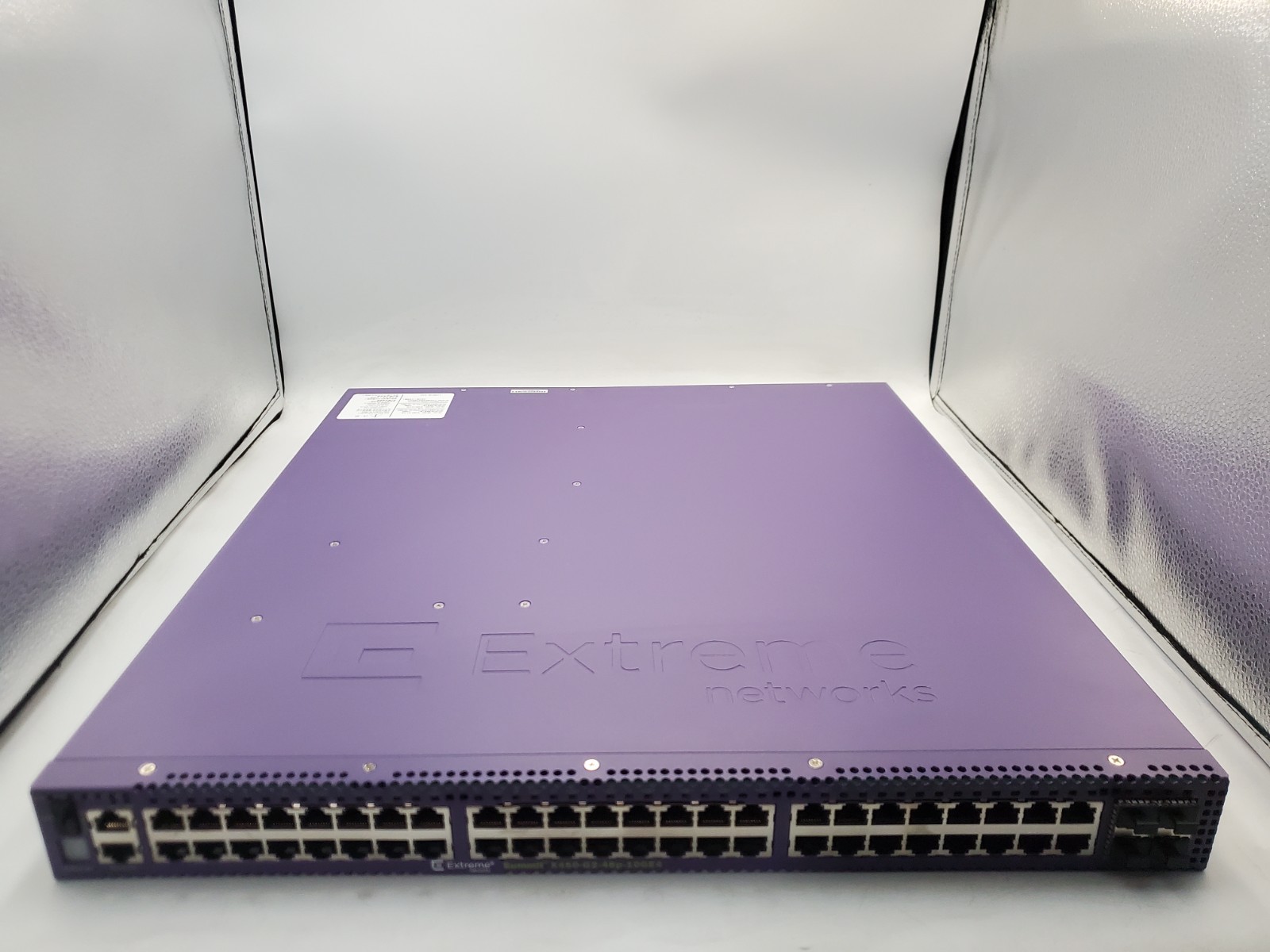 Open-box Extreme Networks Summit X450-G2-48p-10GE4-Base network switch