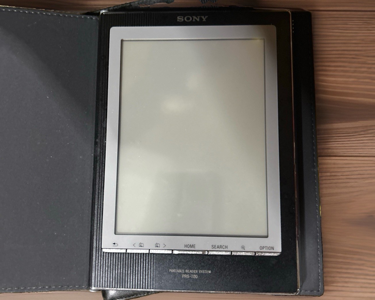 Sony Reader PRS-700 Touch Edition eBook Reader Bundle W Case & Charger