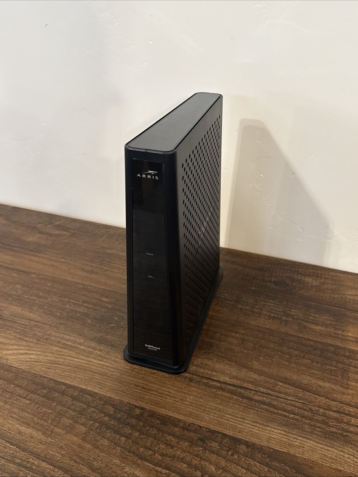 ARRIS SURFboard SBG8300 DOCSIS 3.1 Dual-Band WiFi Modem Router - No Power Cord