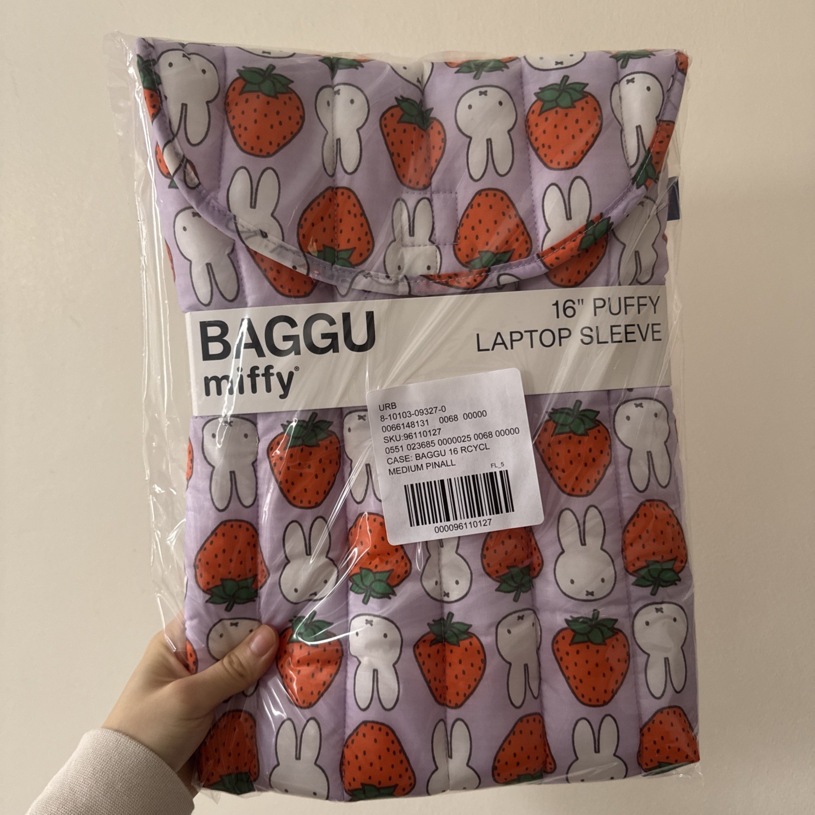 Baggu Puffy Laptop Sleeve 16" Miffy Strawberry UO Exclusive Case, NWT