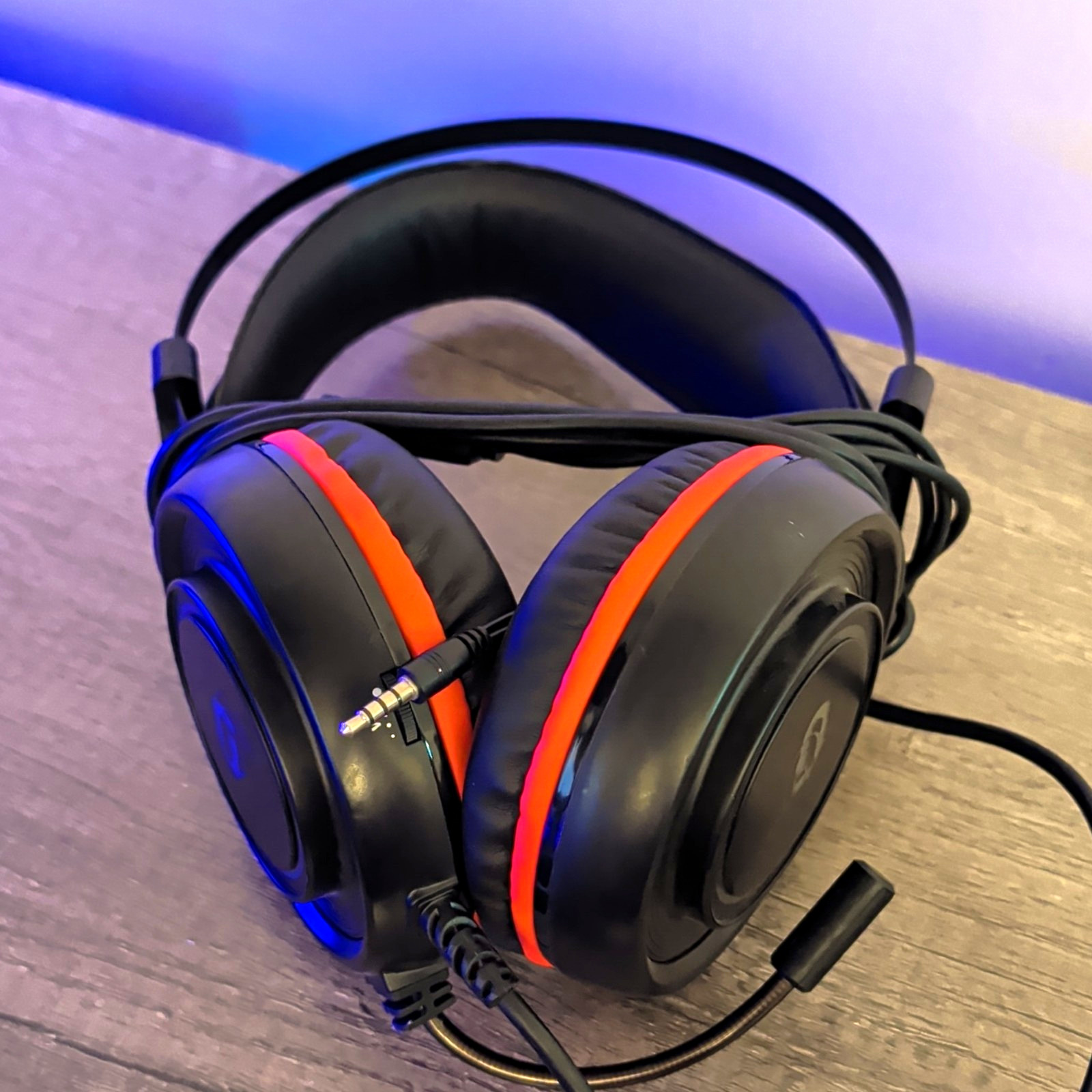 Tzumi Alpha Gaming Titan LED Headset Mic USB & 3.5mm Adjustable Black/Red